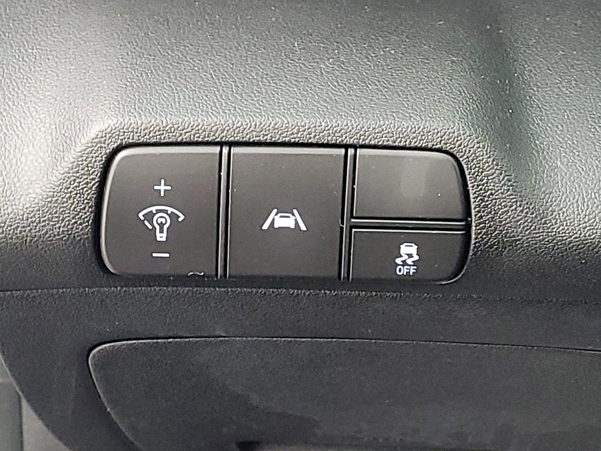 Thumbnail: 2023 Hyundai Elantra - 13