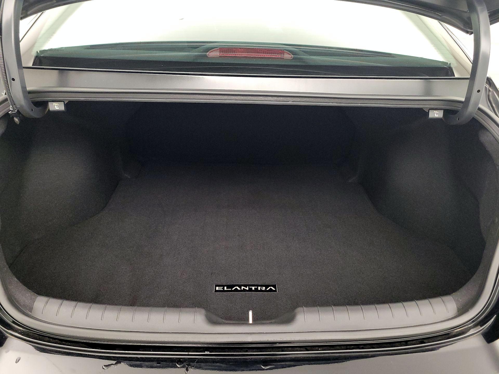 Thumbnail: 2023 Hyundai Elantra - 20