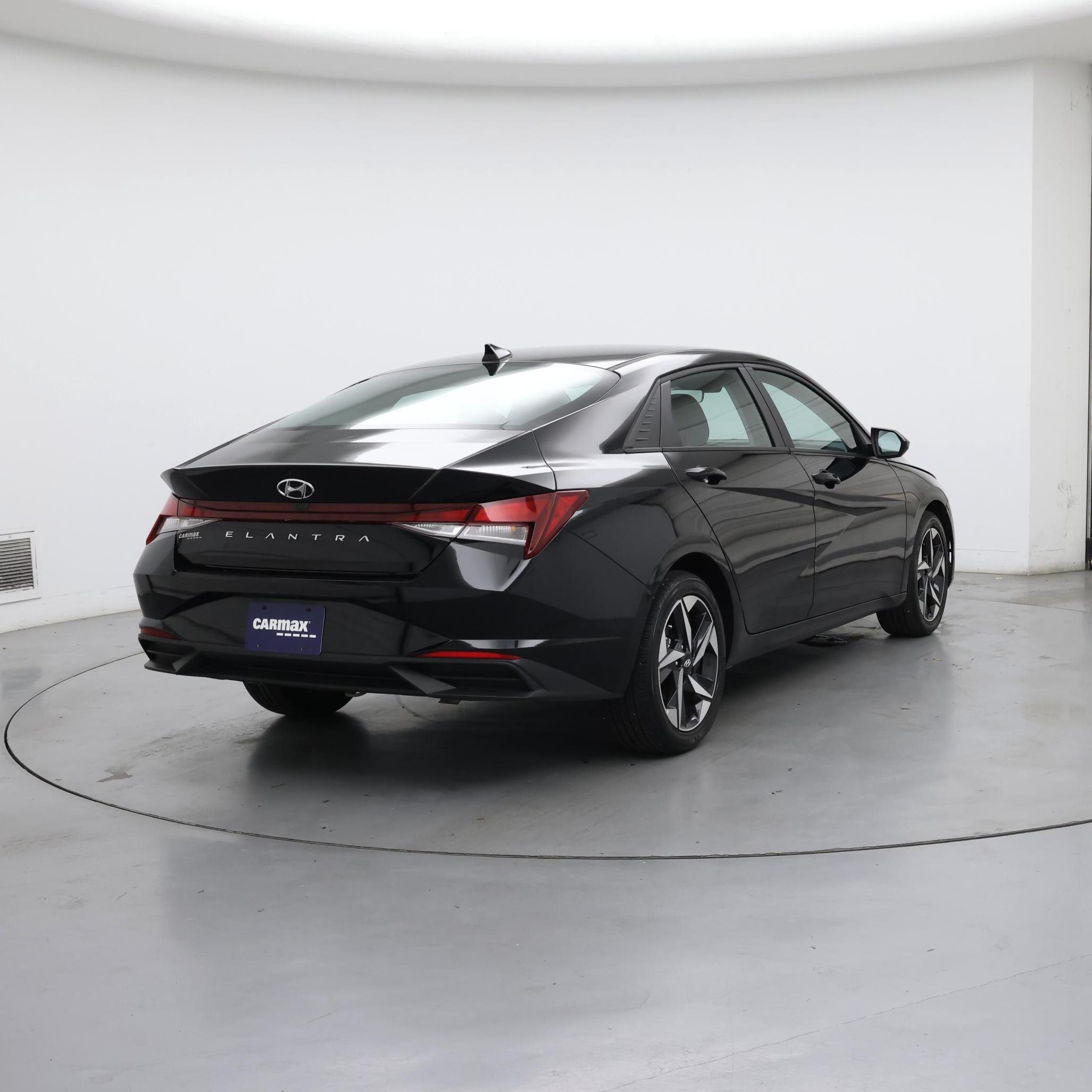 Thumbnail: 2023 Hyundai Elantra - 8