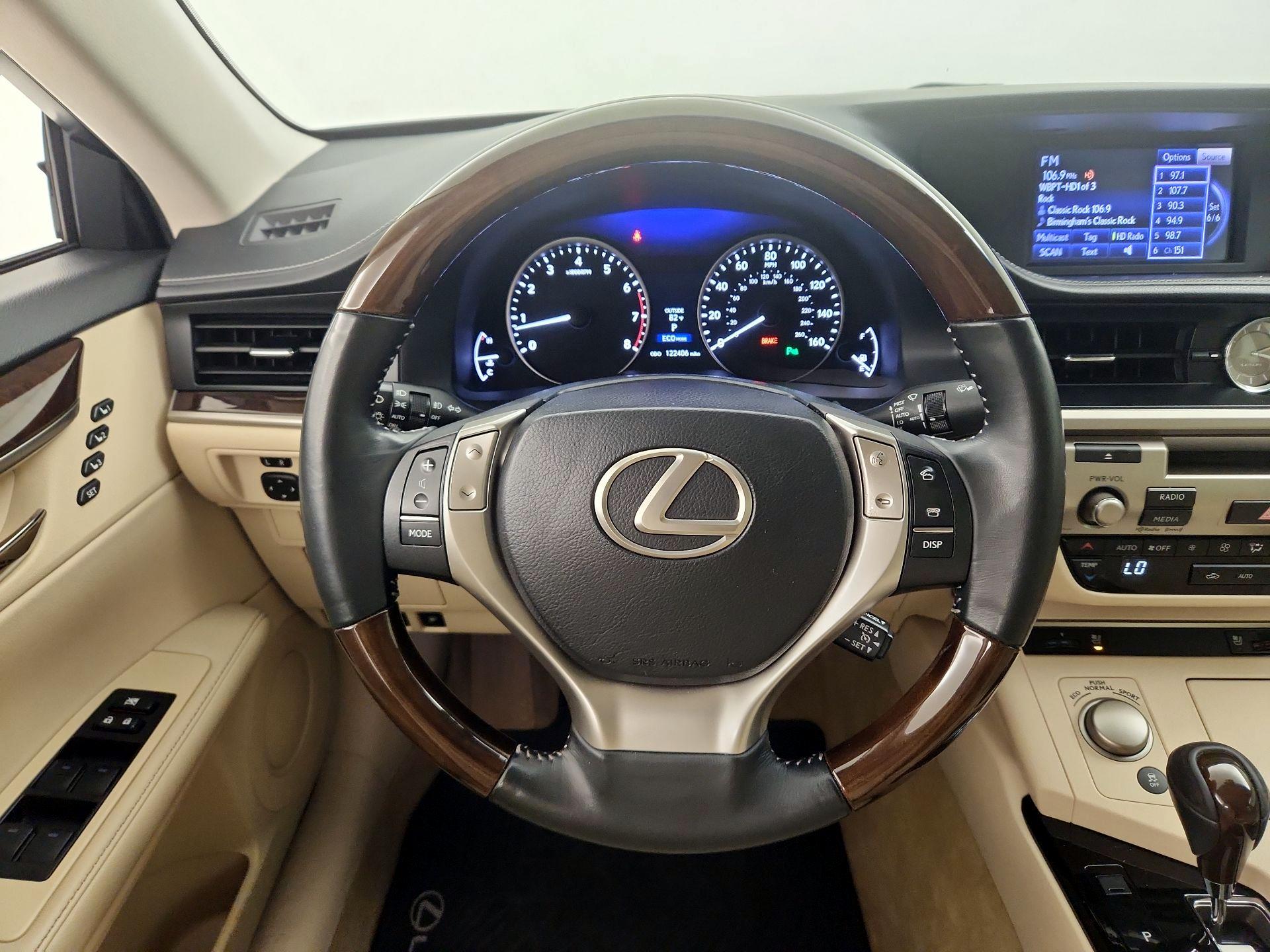 Thumbnail: 2014 Lexus ES - 10