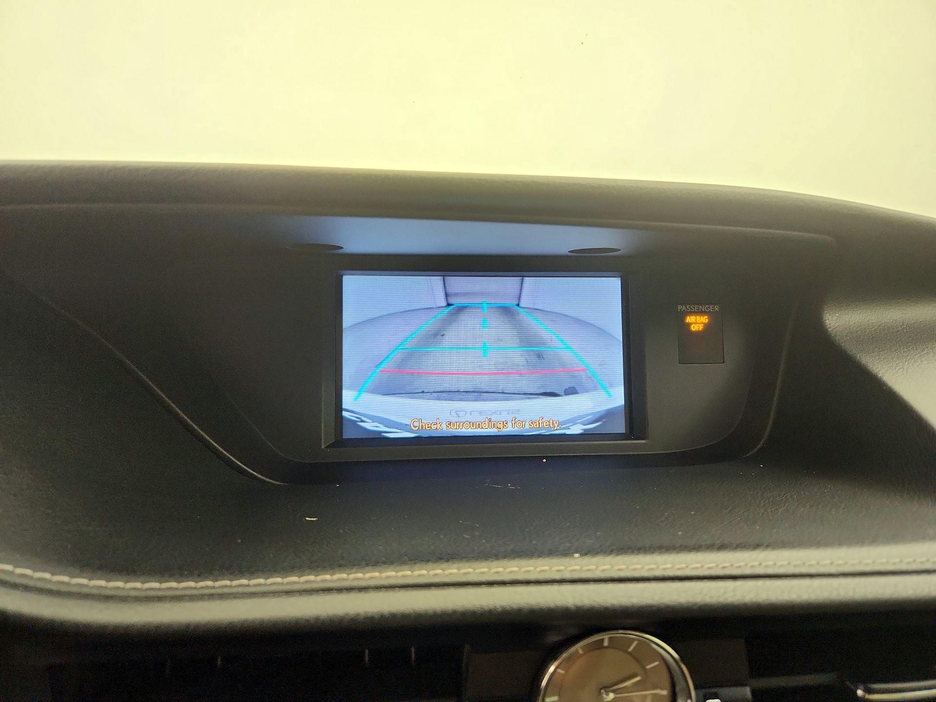 Thumbnail: 2014 Lexus ES - 14