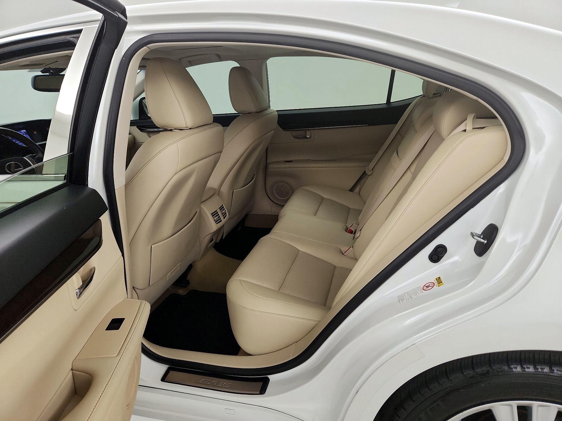 Thumbnail: 2014 Lexus ES - 20
