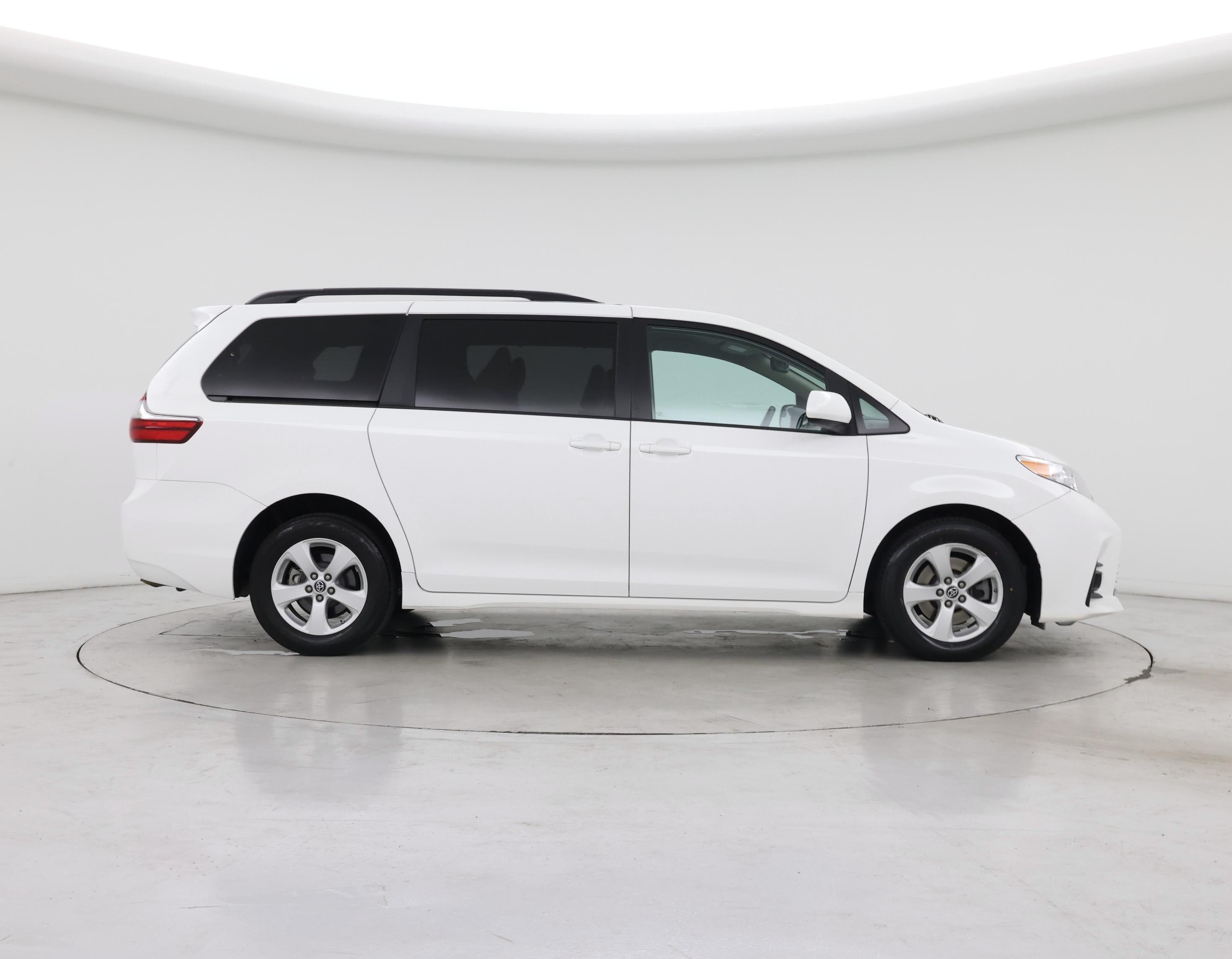 Thumbnail: 2020 Toyota Sienna - 7