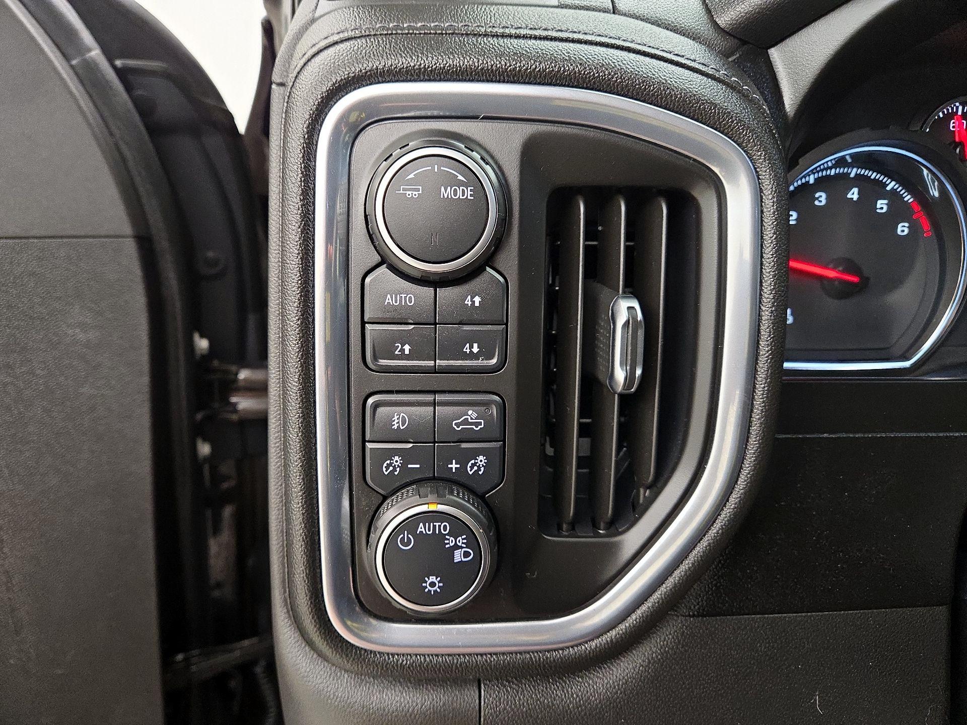 Thumbnail: 2021 Chevrolet Silverado 1500 - 13