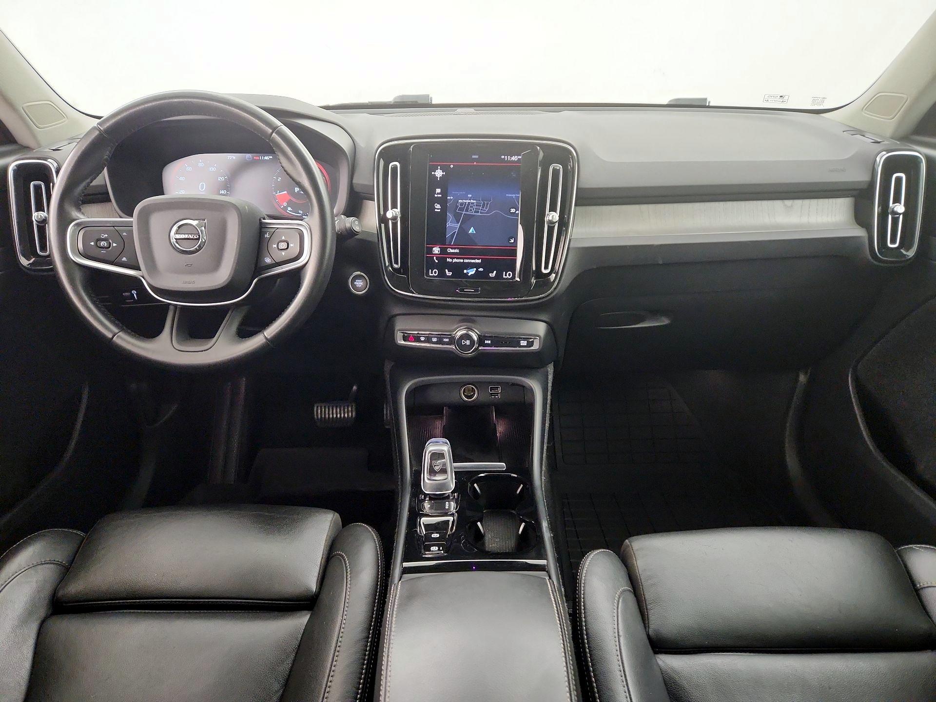 Thumbnail: 2021 Volvo XC40 - 9