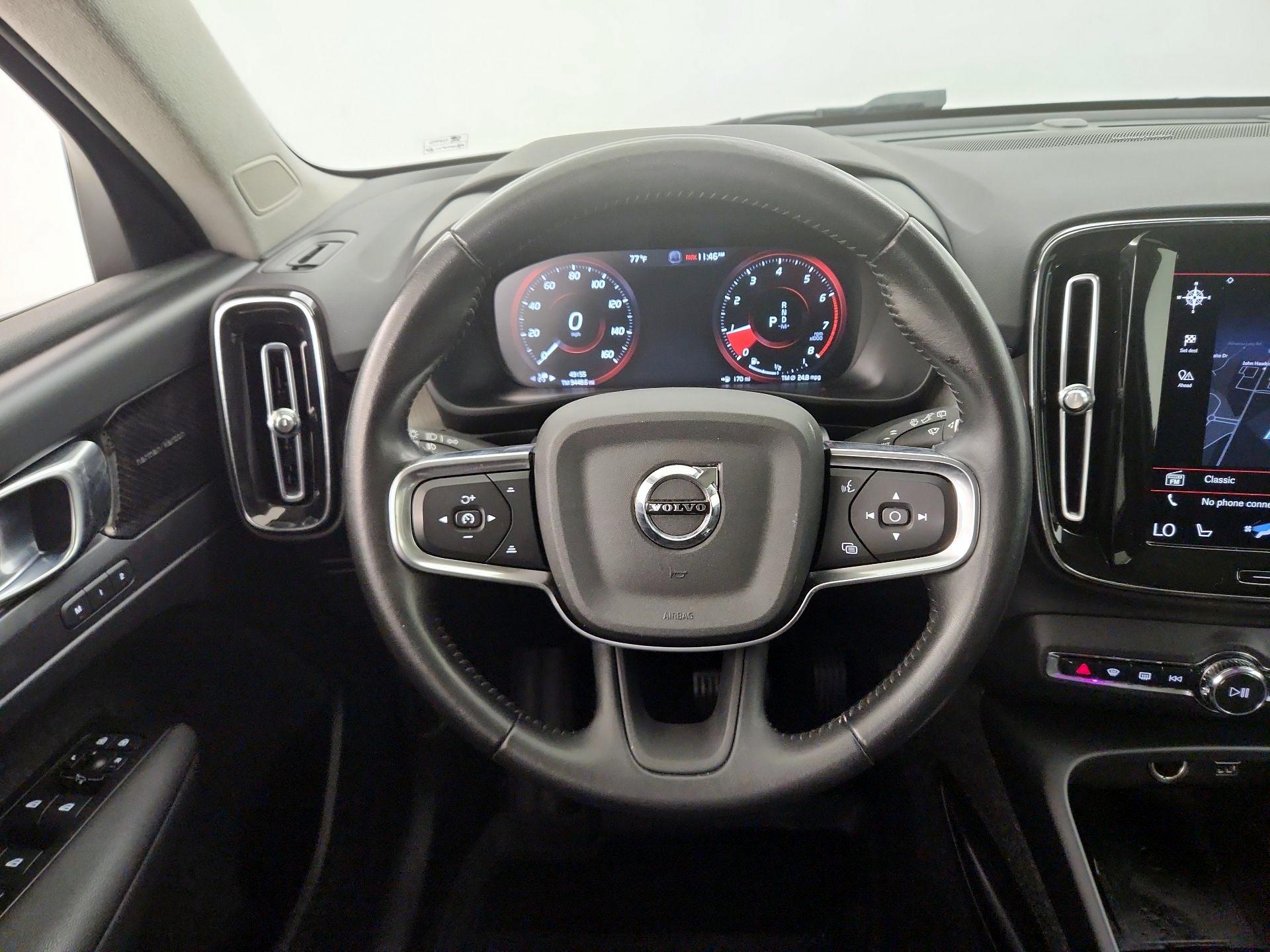 Thumbnail: 2021 Volvo XC40 - 10