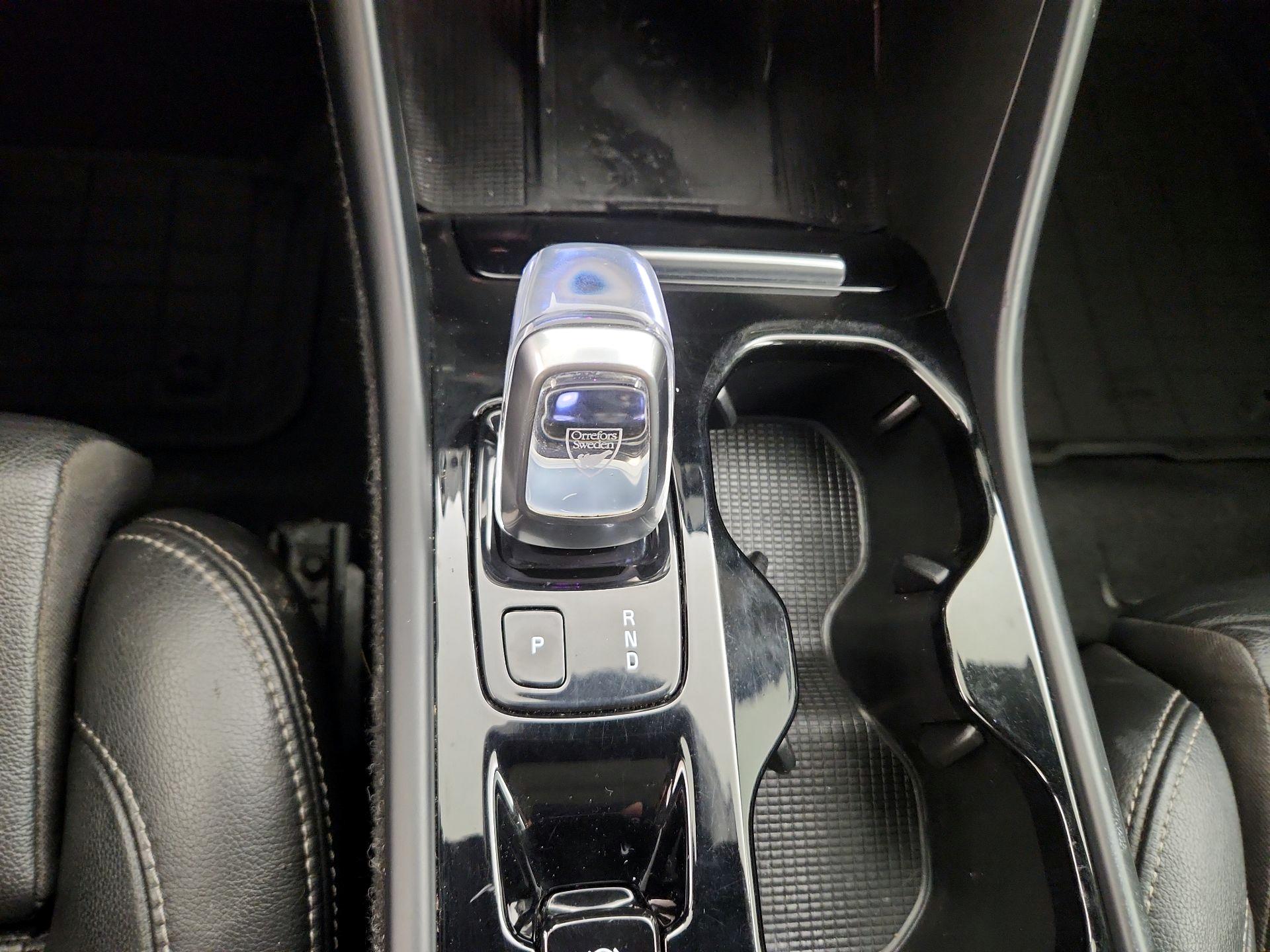 Thumbnail: 2021 Volvo XC40 - 18