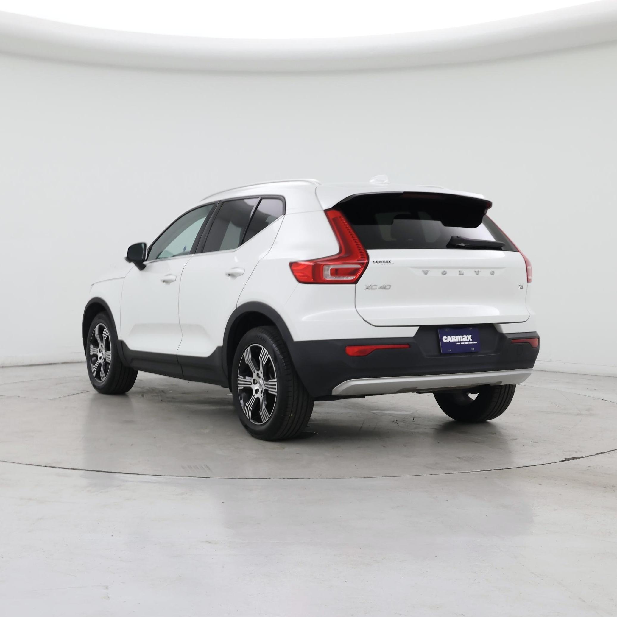 Thumbnail: 2021 Volvo XC40 - 2