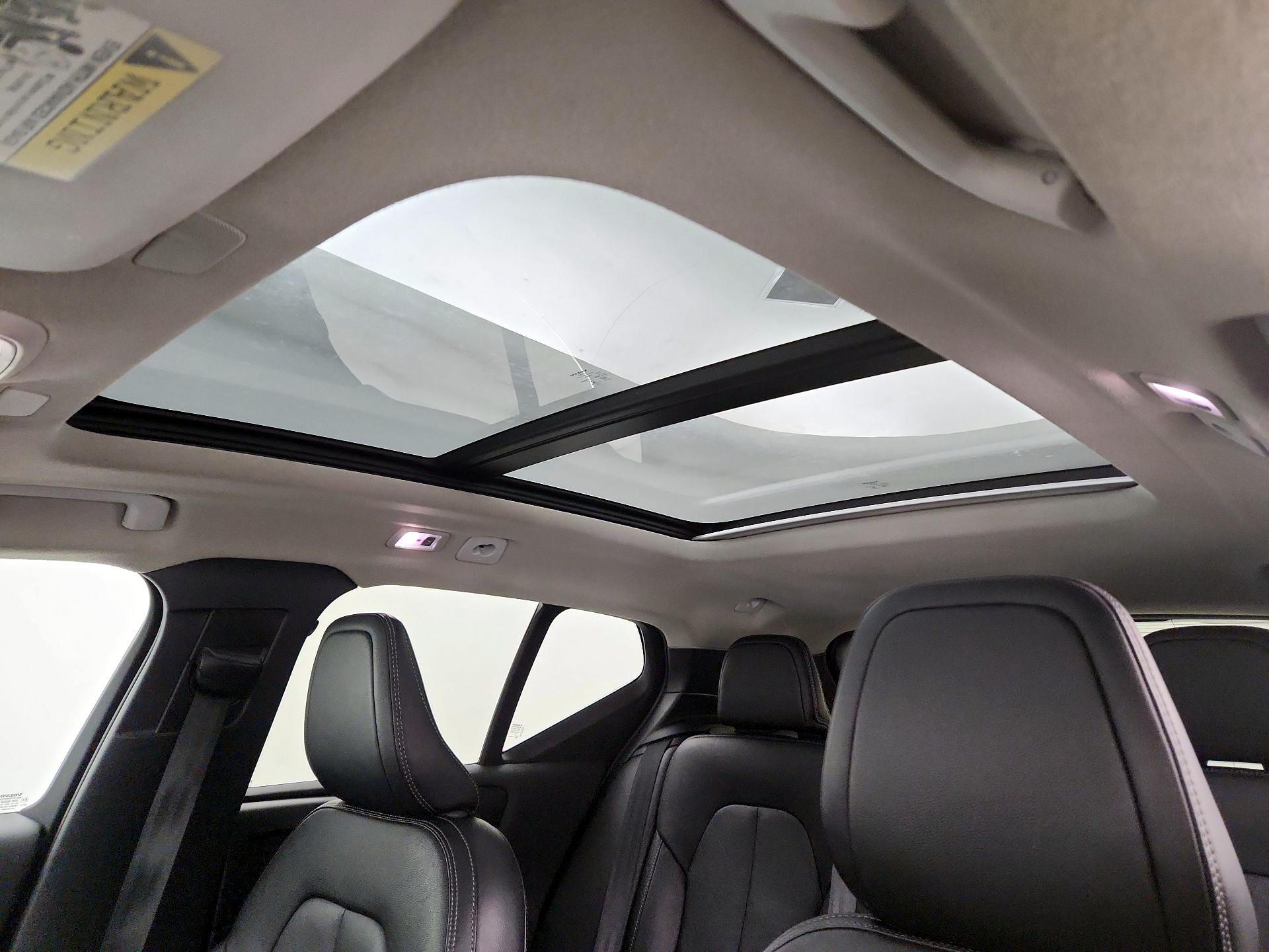 Thumbnail: 2021 Volvo XC40 - 20