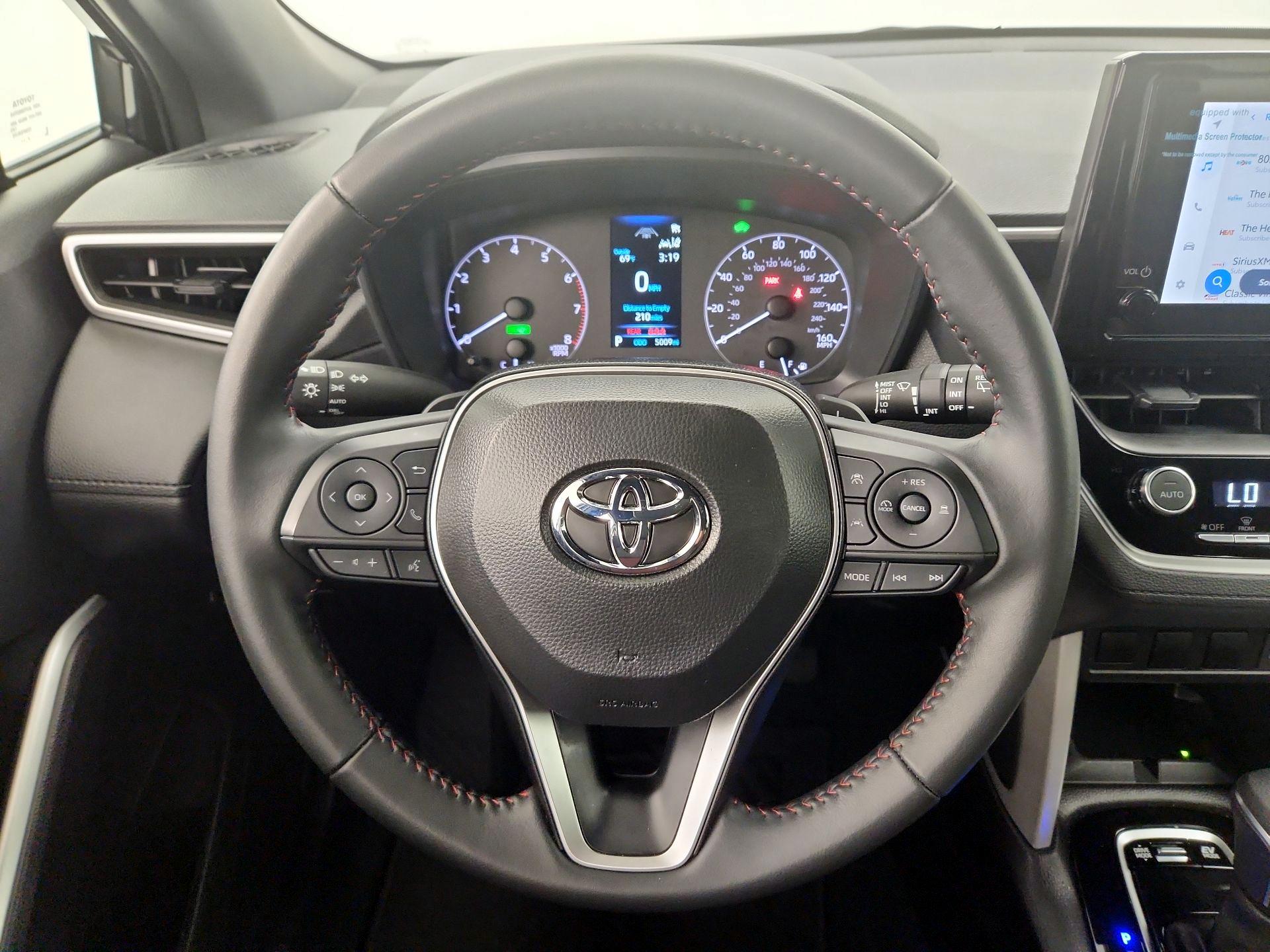 Thumbnail: 2025 Toyota Corolla Cross - 10