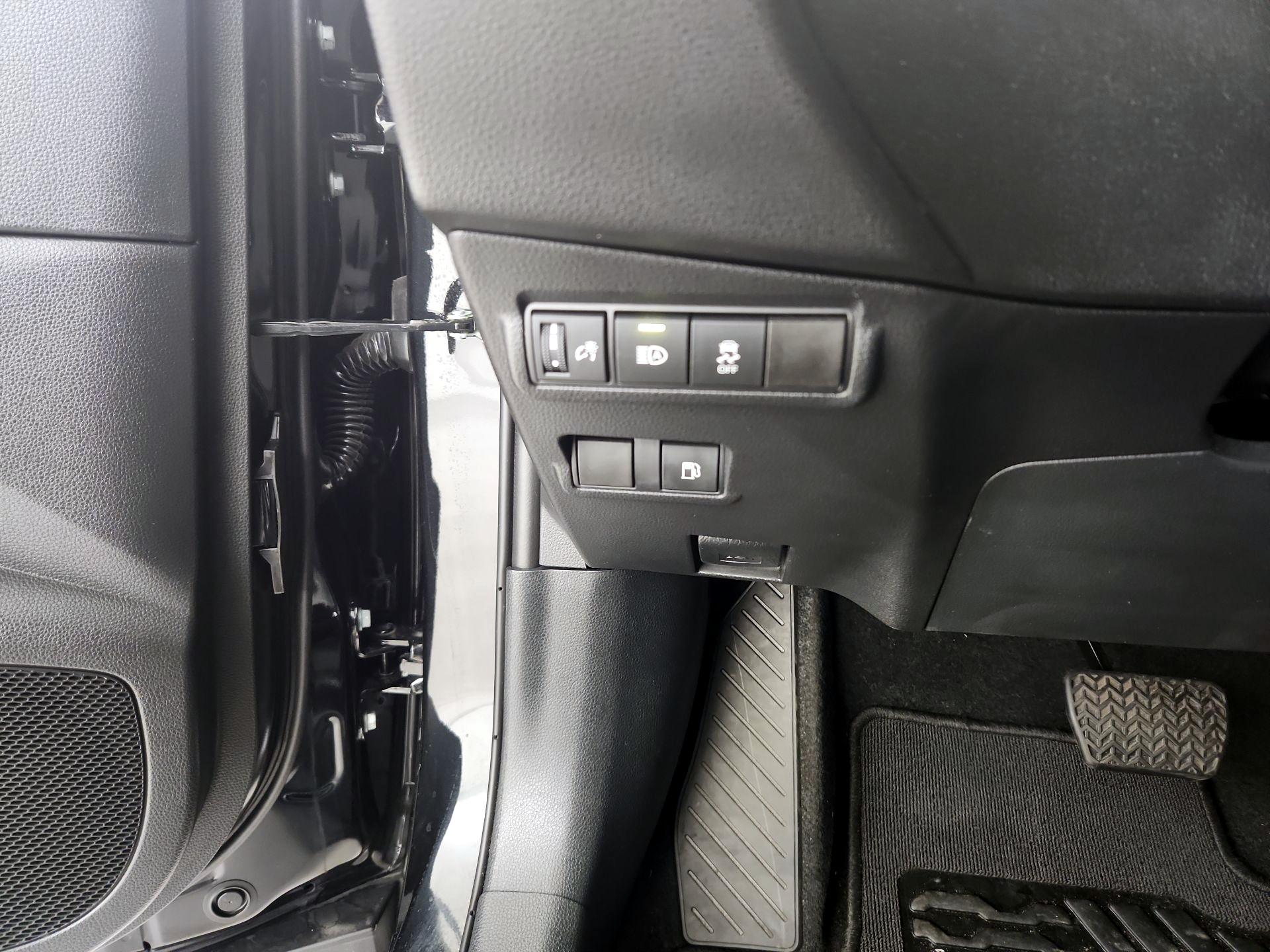 Thumbnail: 2025 Toyota Corolla Cross - 13