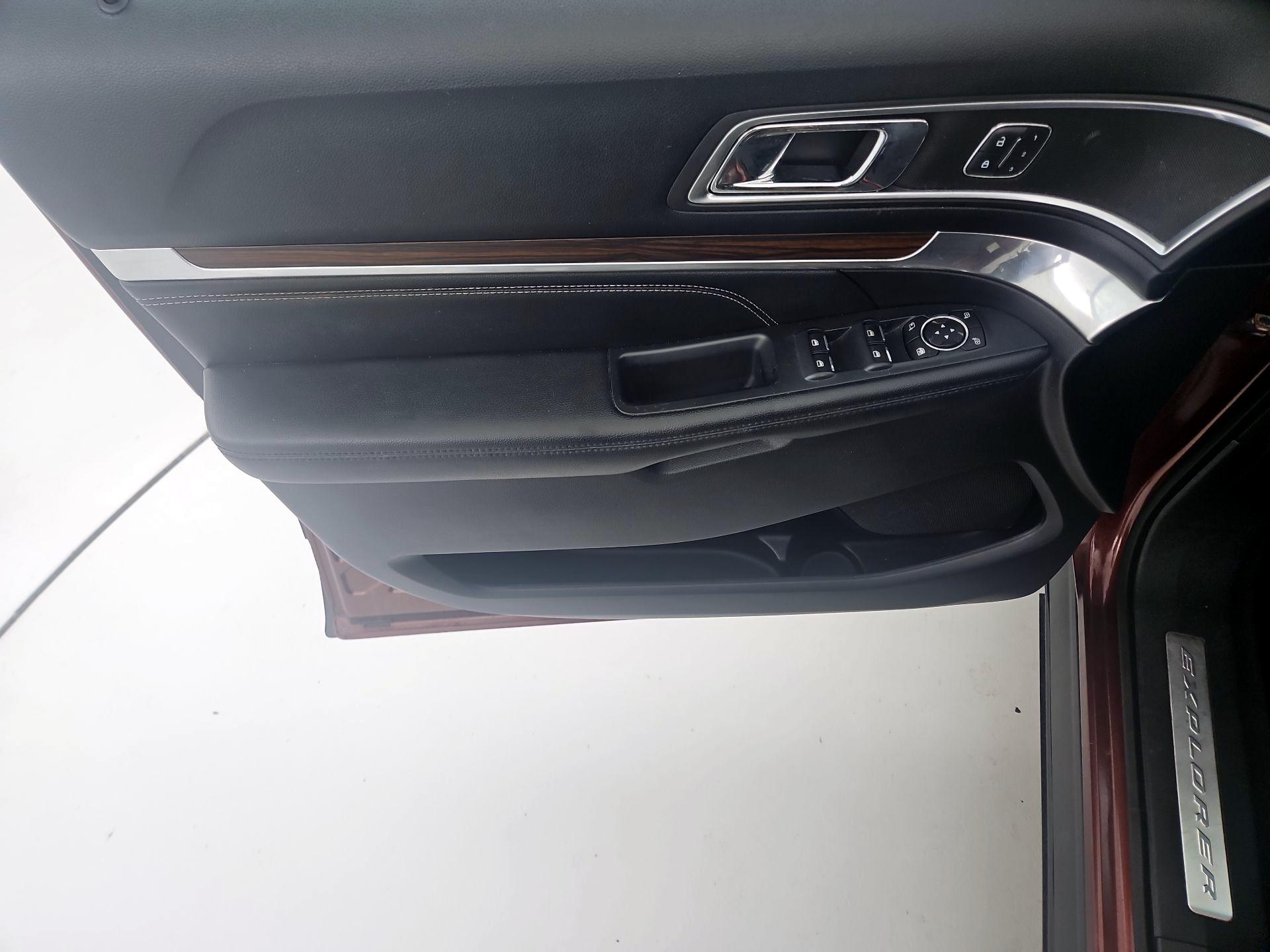 Thumbnail: 2016 Ford Explorer - 12