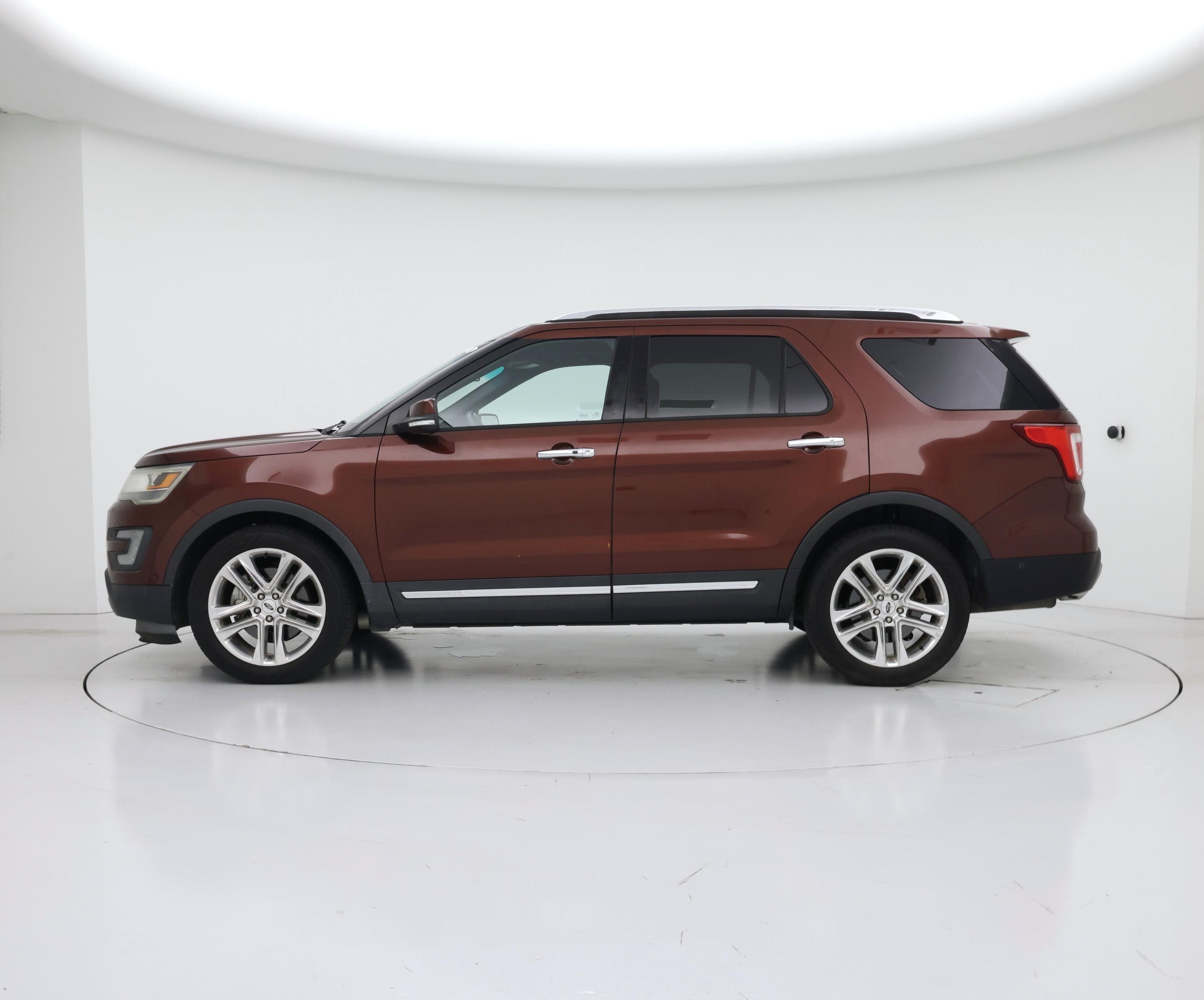 Thumbnail: 2016 Ford Explorer - 3