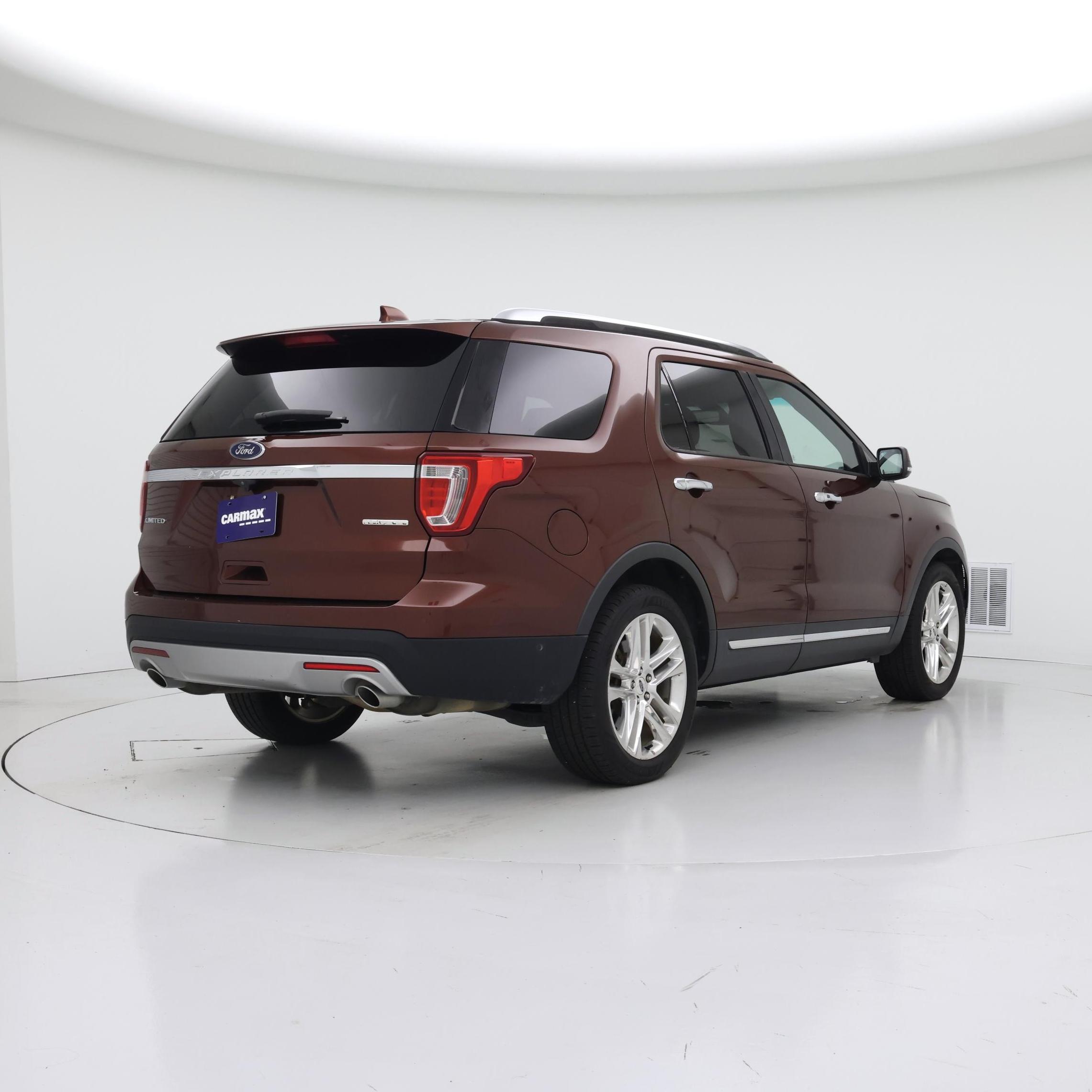 Thumbnail: 2016 Ford Explorer - 8