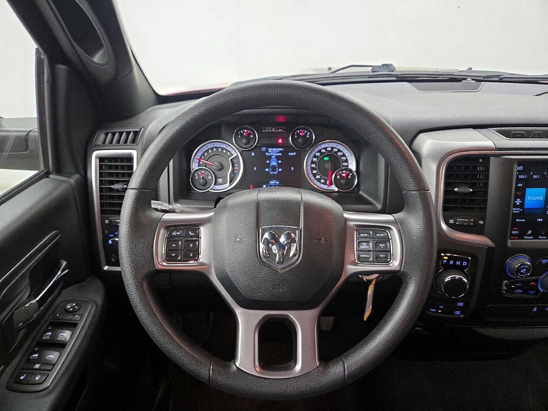 Thumbnail: 2021 RAM 1500 Classic - 10
