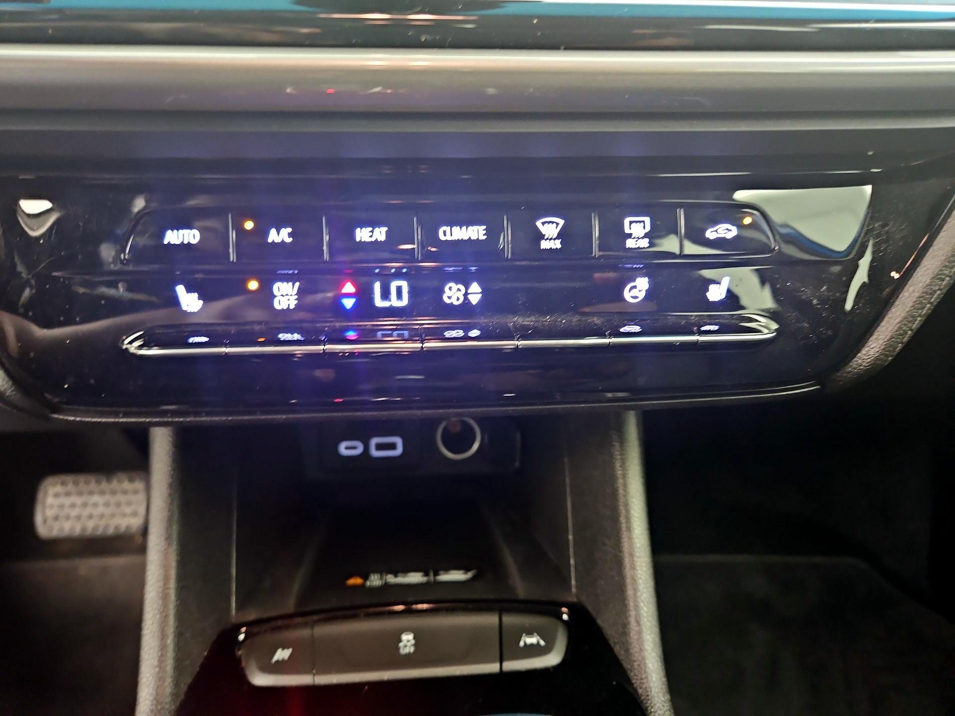 Thumbnail: 2022 Chevrolet Bolt EV - 16