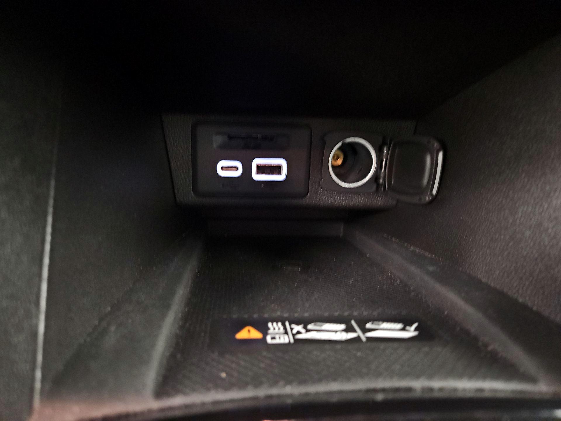 Thumbnail: 2022 Chevrolet Bolt EV - 18