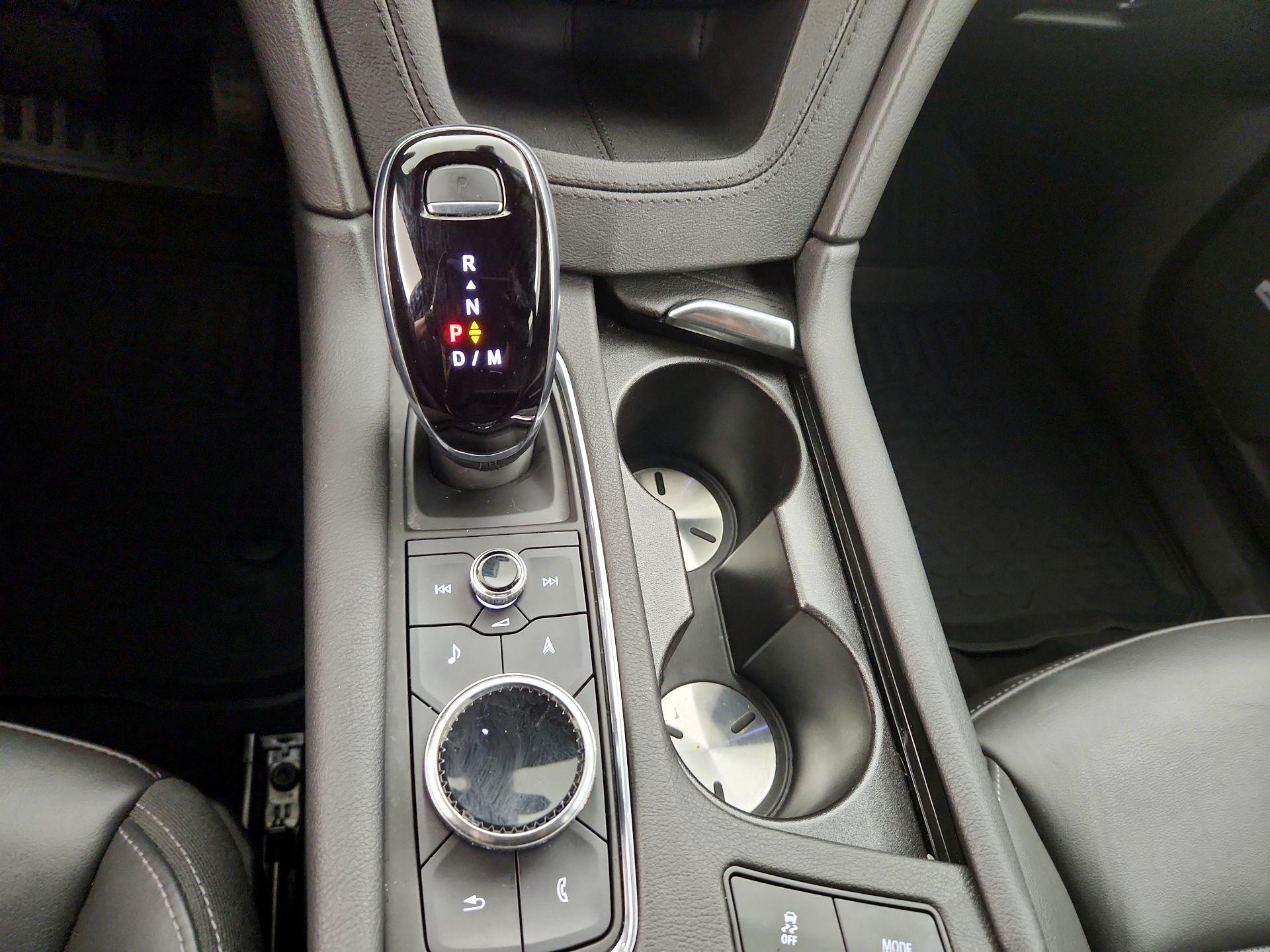 Thumbnail: 2022 Cadillac XT6 - 18