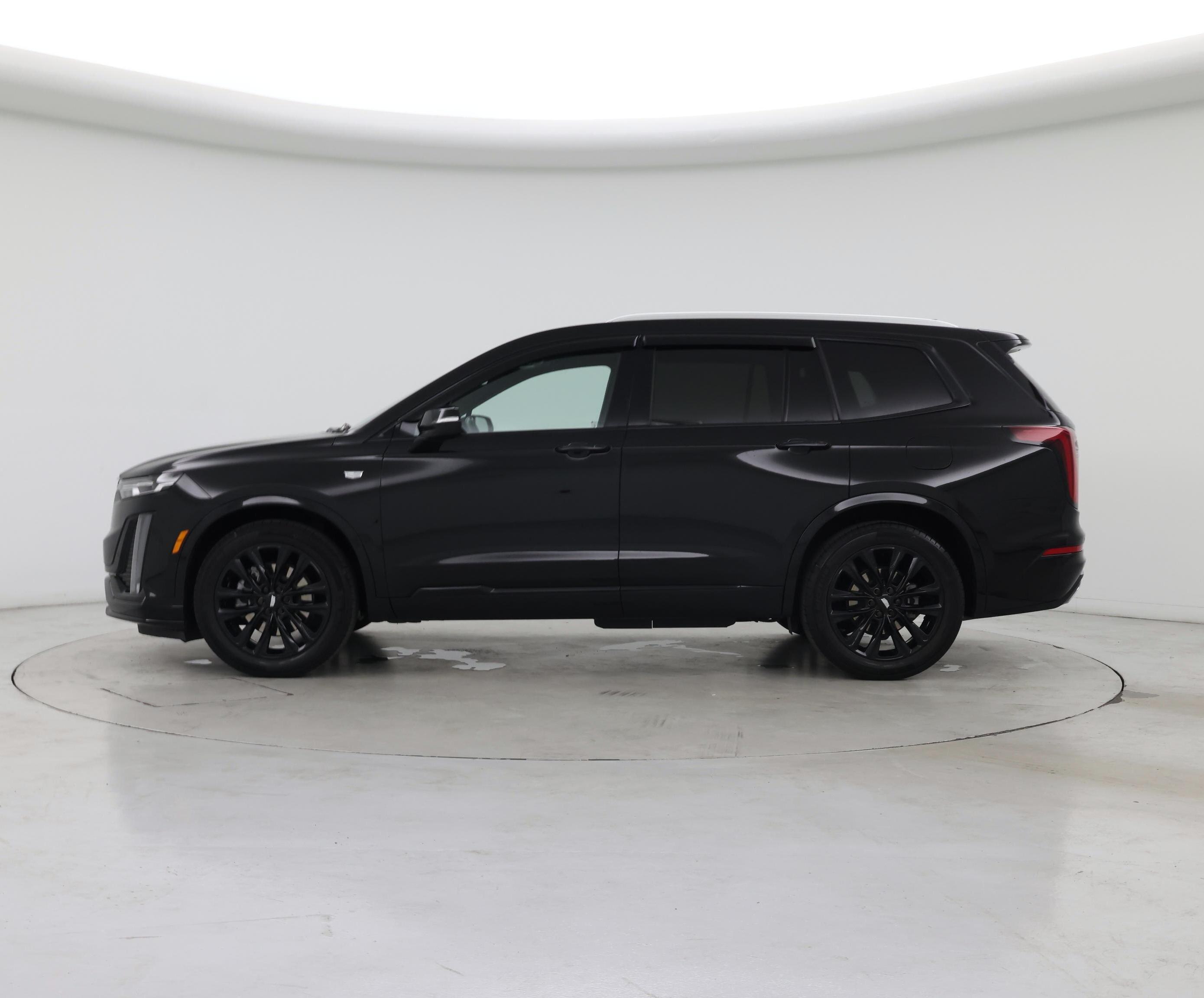 Thumbnail: 2022 Cadillac XT6 - 3