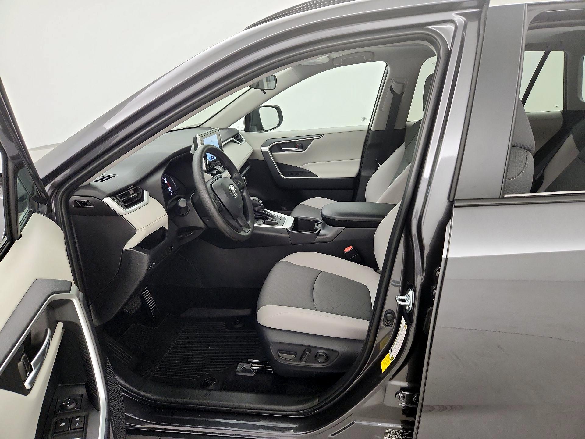 Thumbnail: 2025 Toyota RAV4 - 11