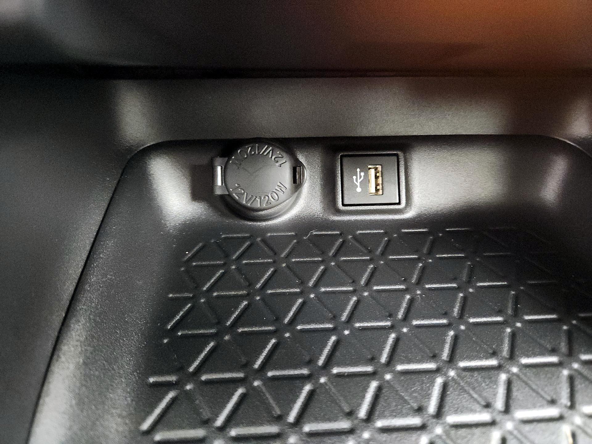 Thumbnail: 2025 Toyota RAV4 - 18