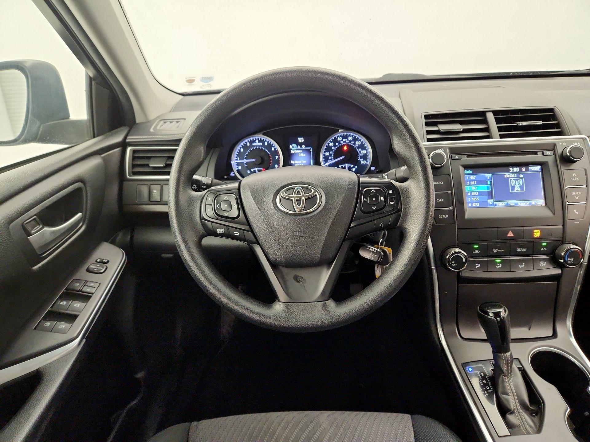 Thumbnail: 2016 Toyota Camry - 10