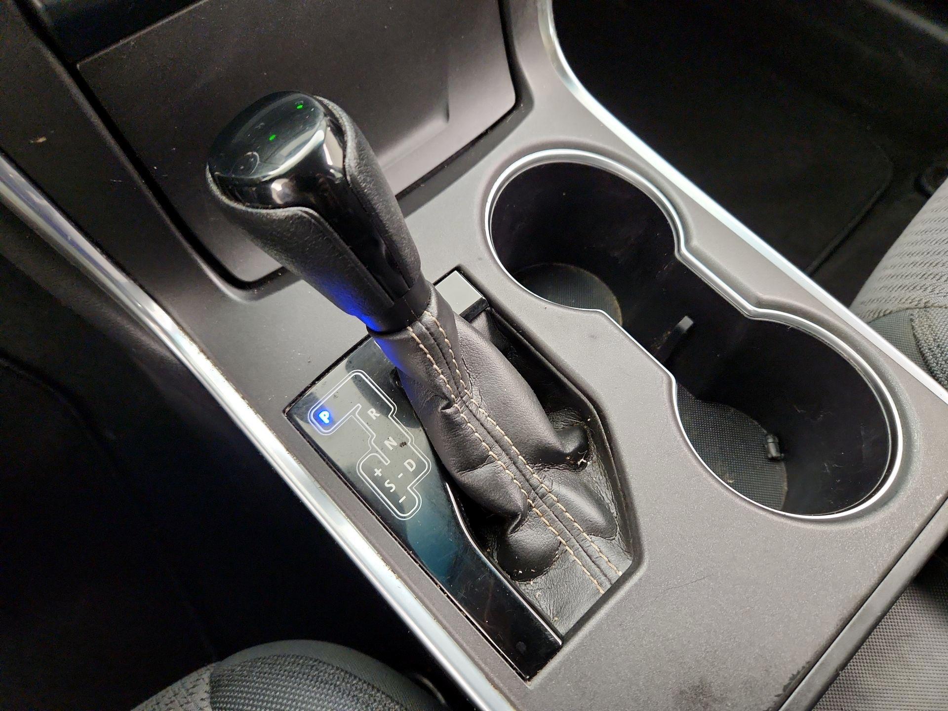 Thumbnail: 2016 Toyota Camry - 17