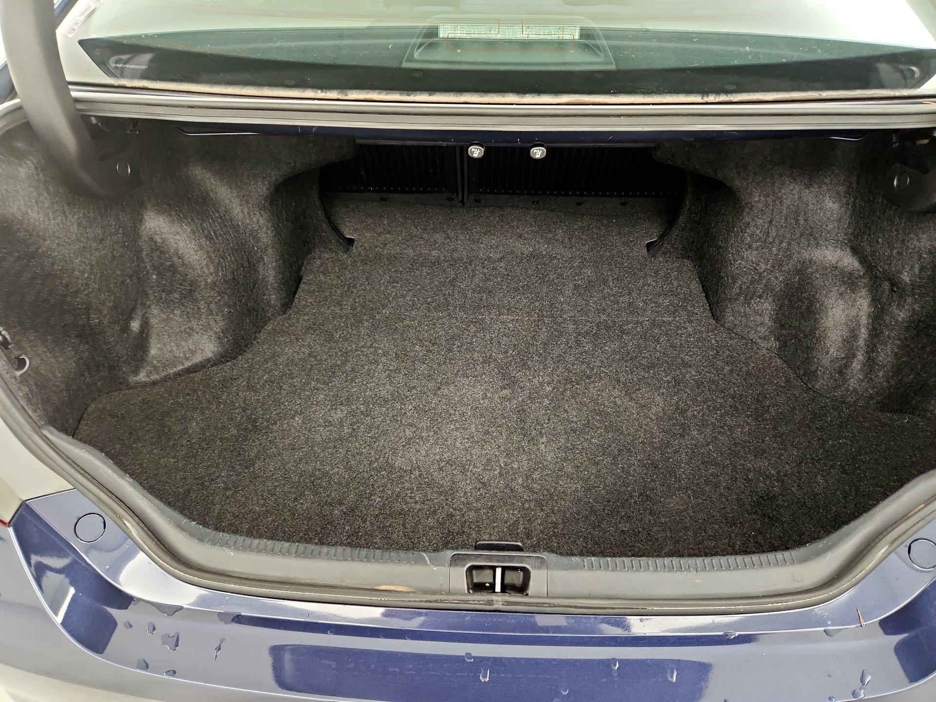 Thumbnail: 2016 Toyota Camry - 20