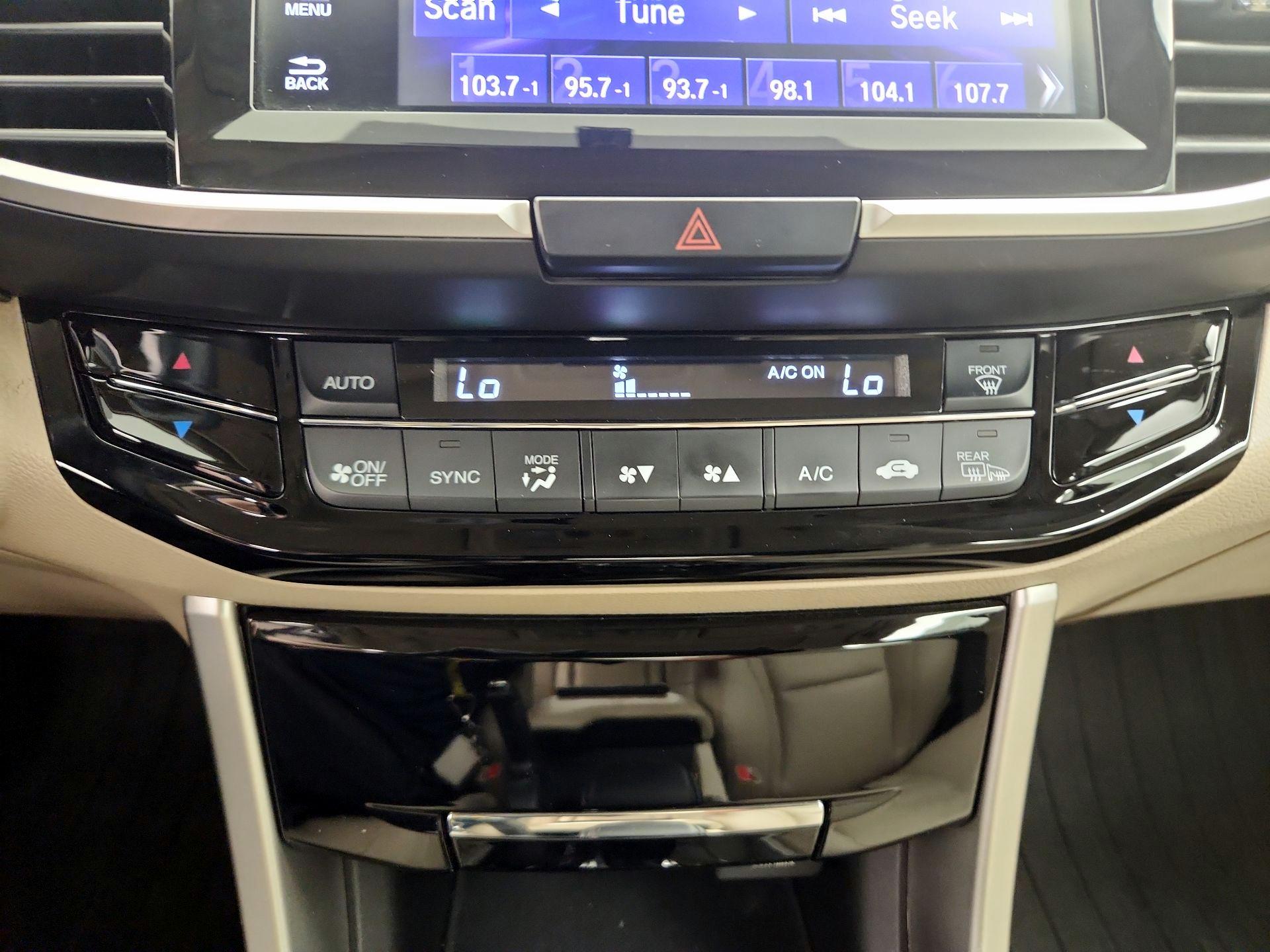 Thumbnail: 2016 Honda Accord - 16