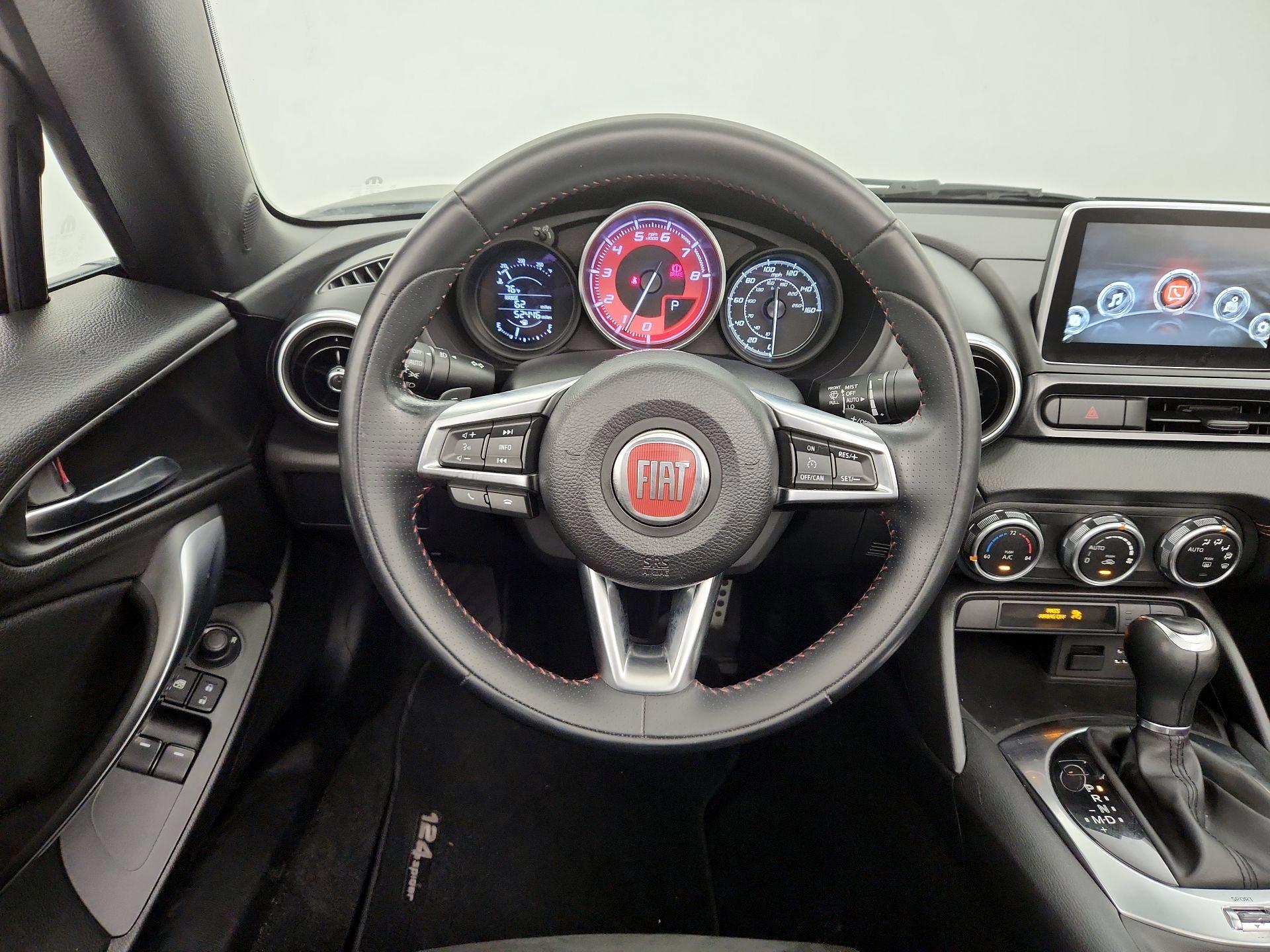 Thumbnail: 2017 Fiat 124 Spider - 10