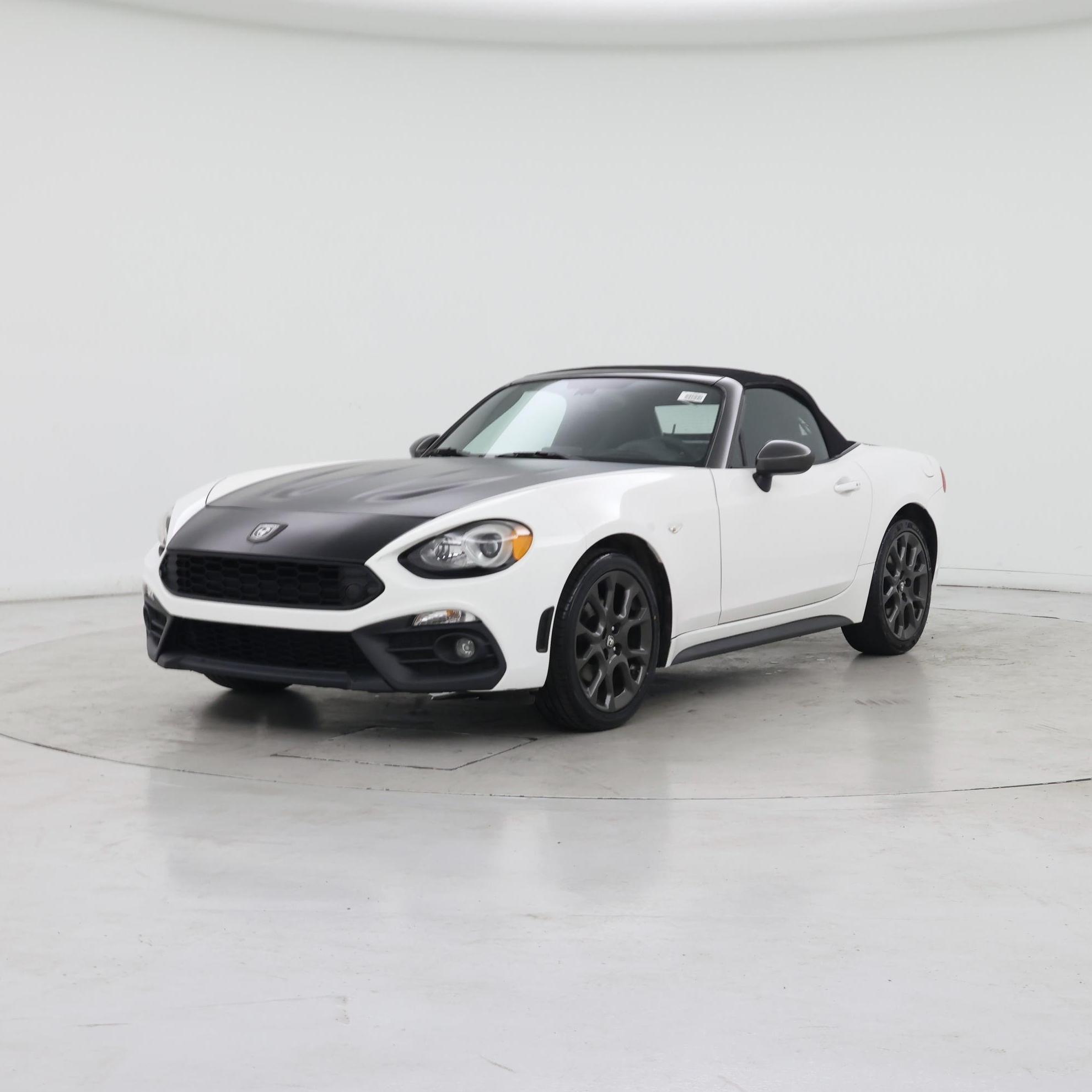 Thumbnail: 2017 Fiat 124 Spider - 4
