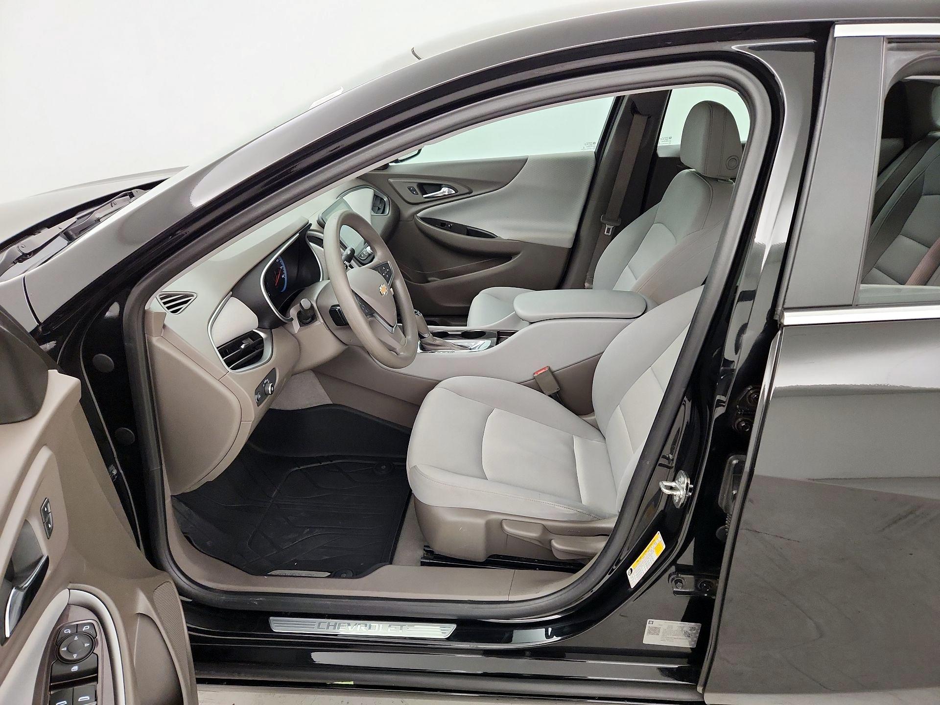 Thumbnail: 2019 Chevrolet Malibu - 11