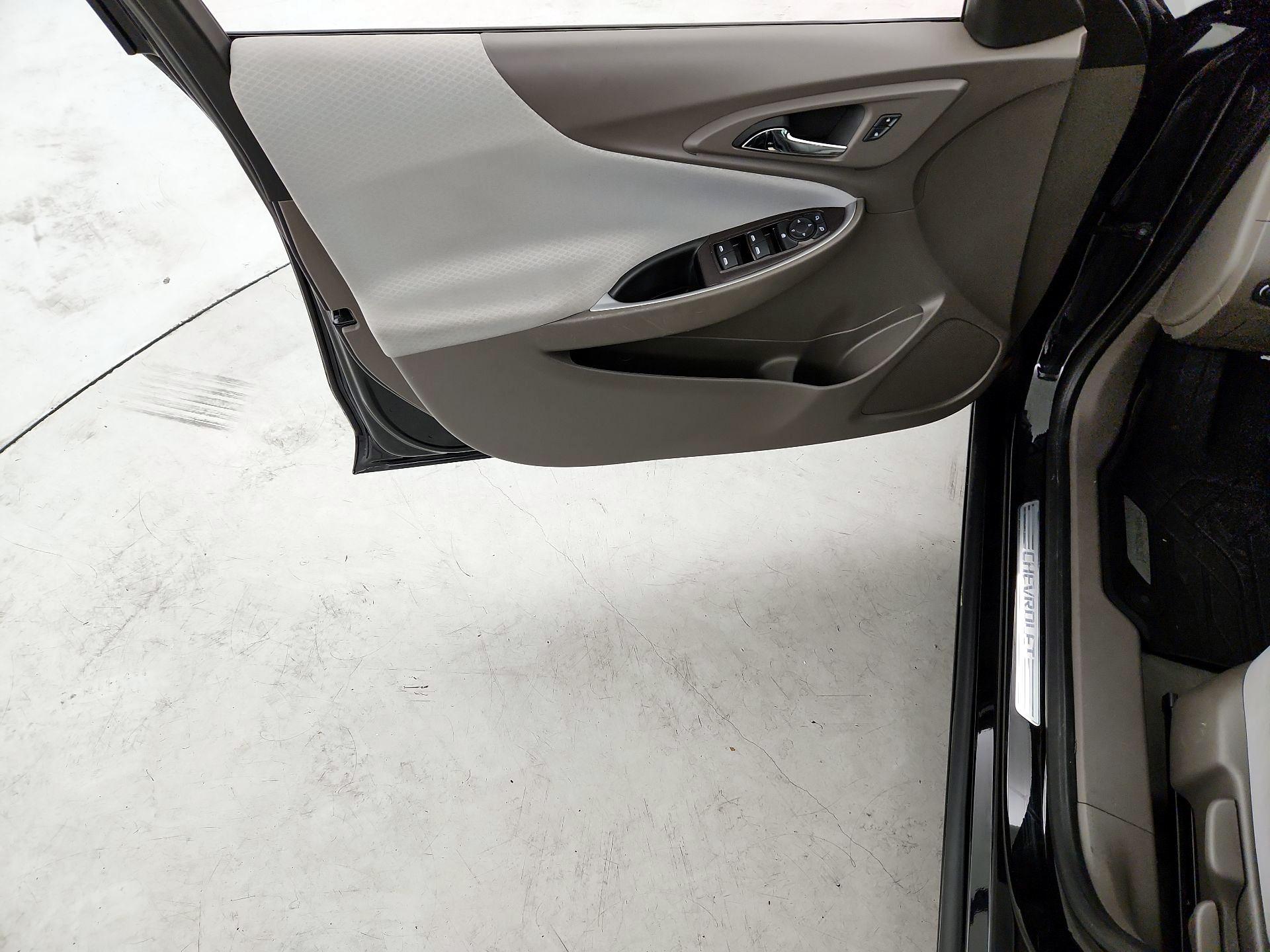 Thumbnail: 2019 Chevrolet Malibu - 12