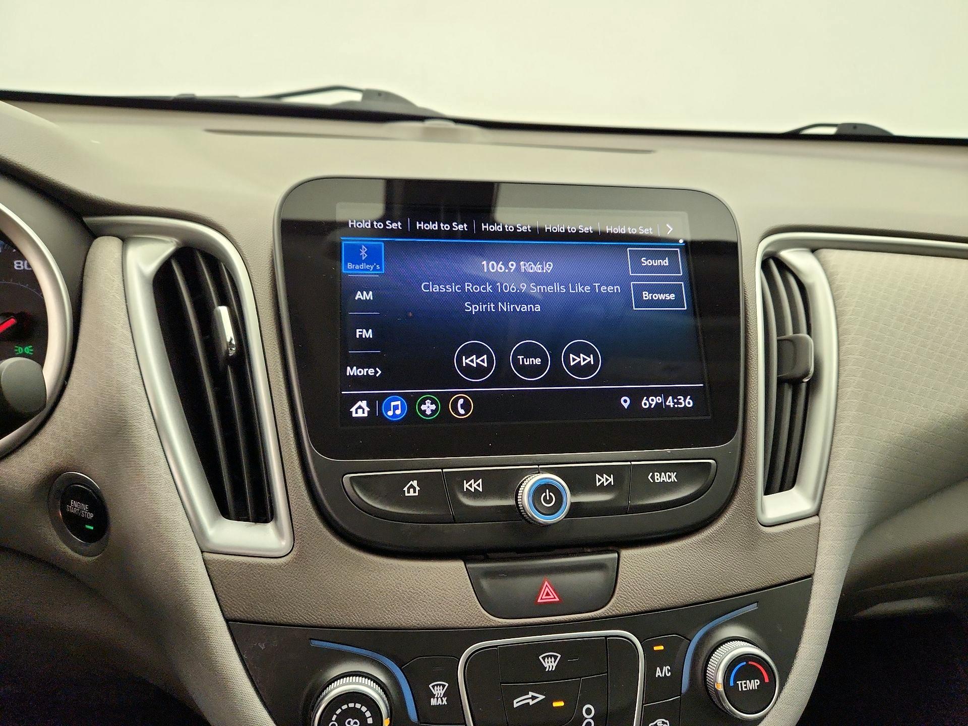 Thumbnail: 2019 Chevrolet Malibu - 15