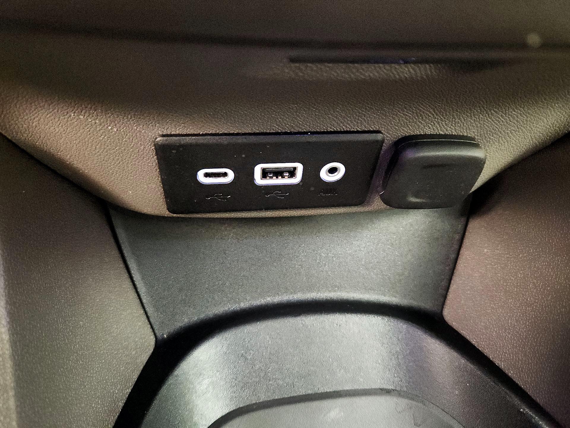 Thumbnail: 2019 Chevrolet Malibu - 18