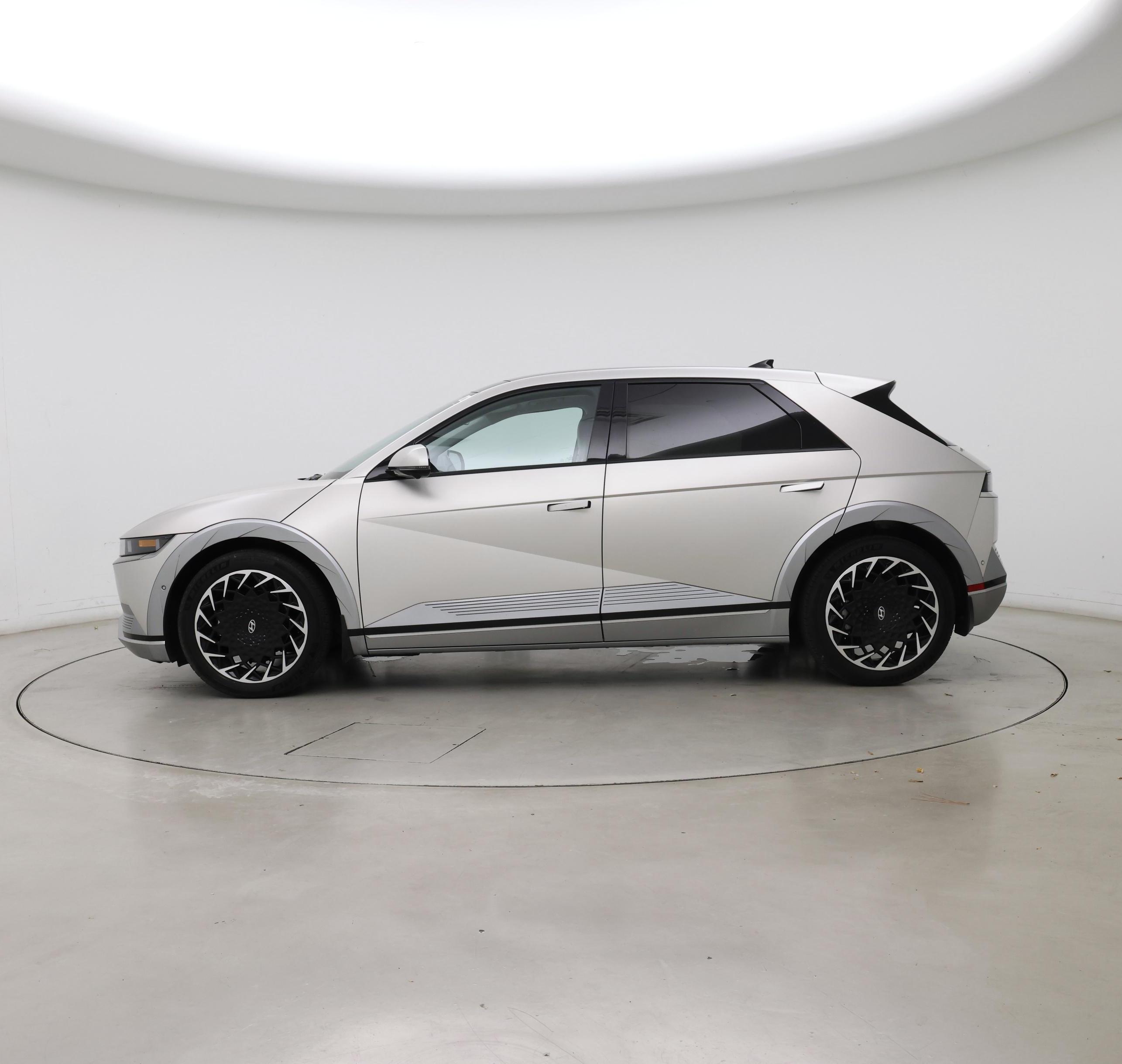 Thumbnail: 2023 Hyundai Ioniq 5 - 3
