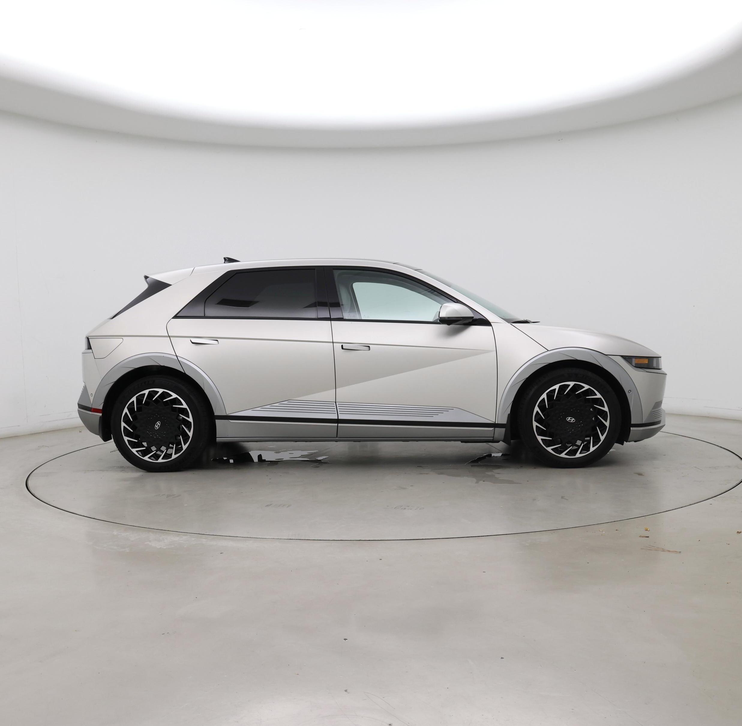 Thumbnail: 2023 Hyundai Ioniq 5 - 7