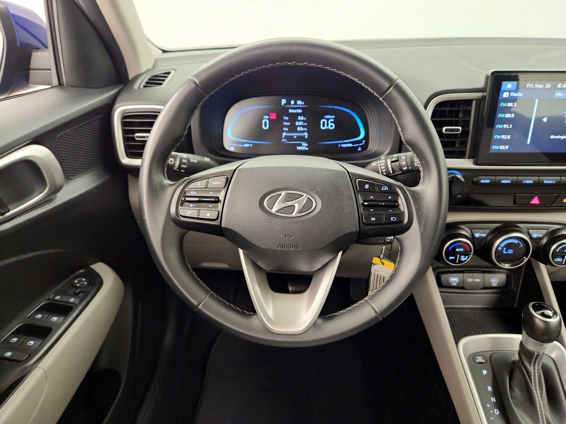 Thumbnail: 2023 Hyundai Venue - 10