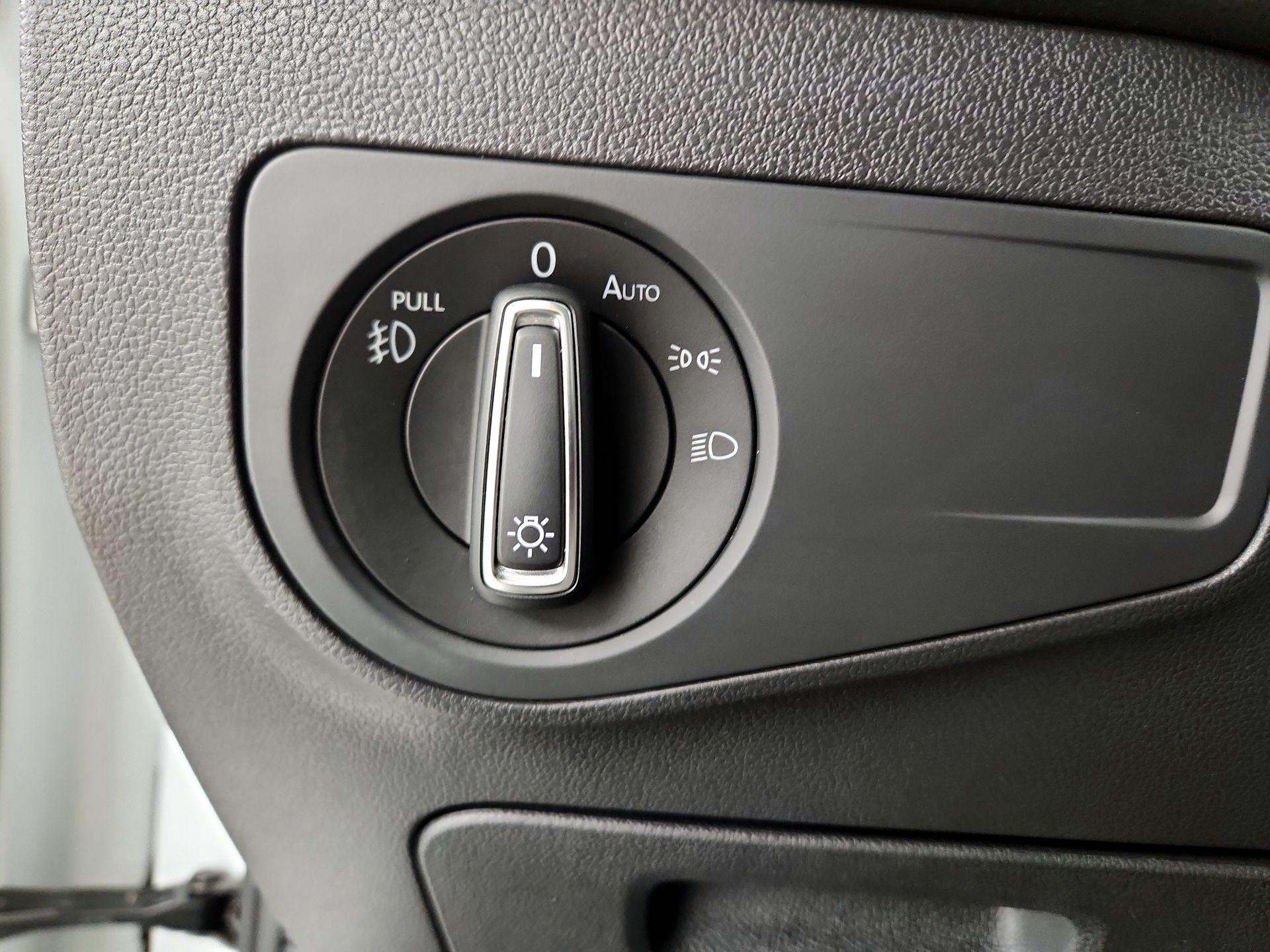 Thumbnail: 2020 Volkswagen Tiguan - 13