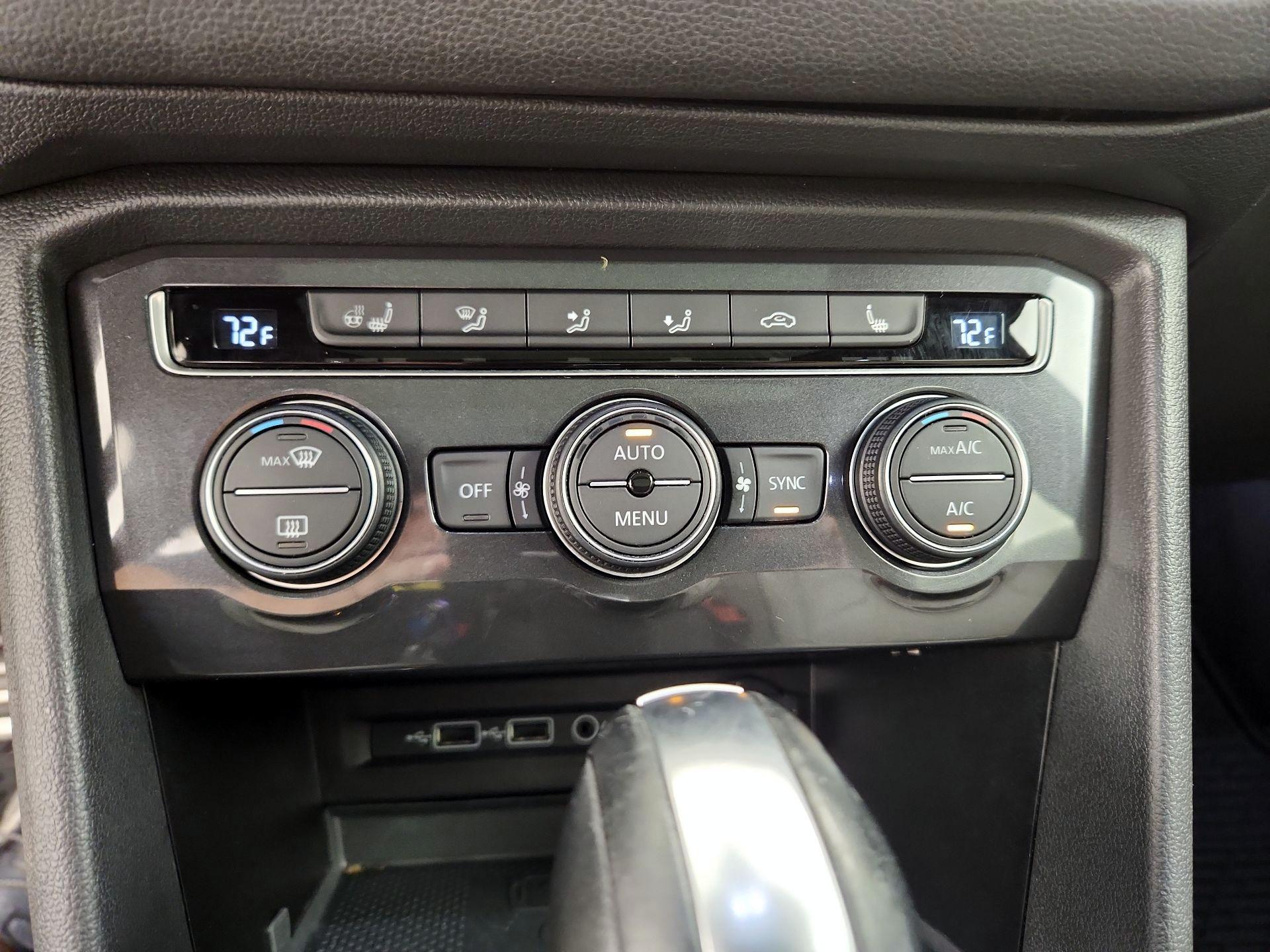 Thumbnail: 2020 Volkswagen Tiguan - 17