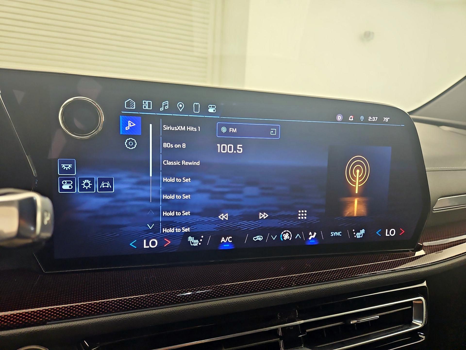 Thumbnail: 2024 Chevrolet Traverse - 16