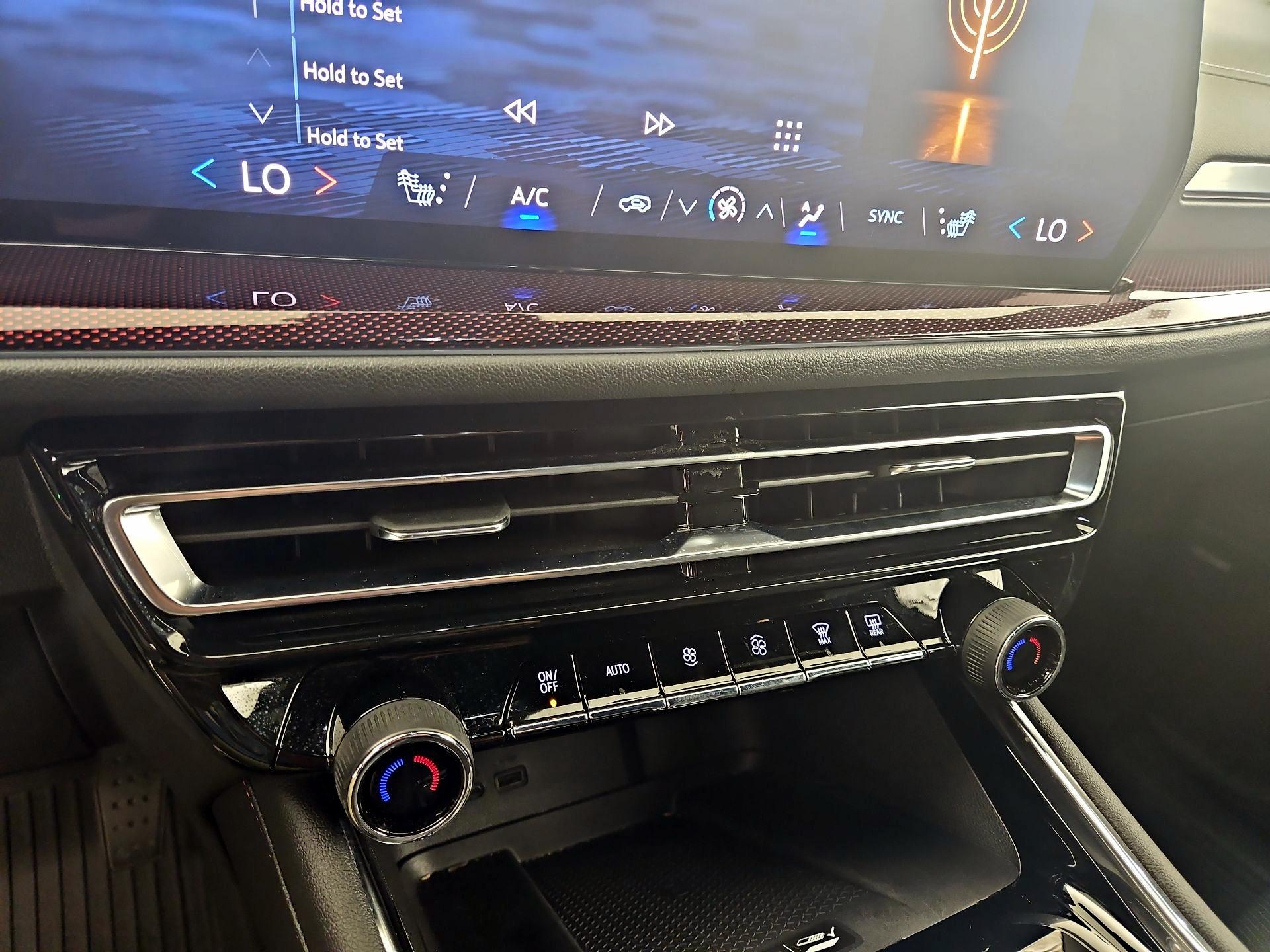 Thumbnail: 2024 Chevrolet Traverse - 17