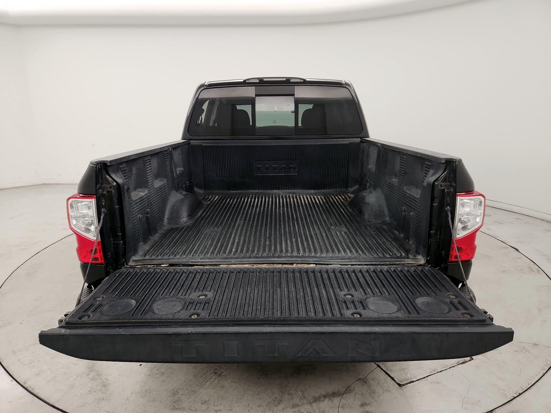 Thumbnail: 2018 Nissan Titan - 20