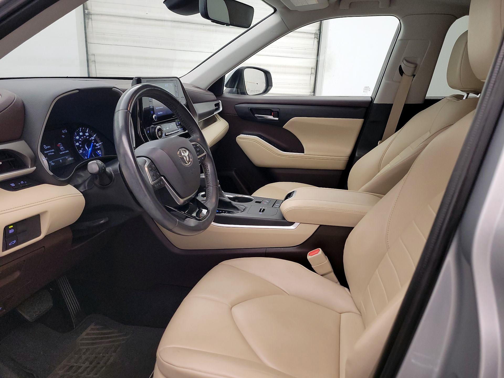 Thumbnail: 2021 Toyota Highlander - 11