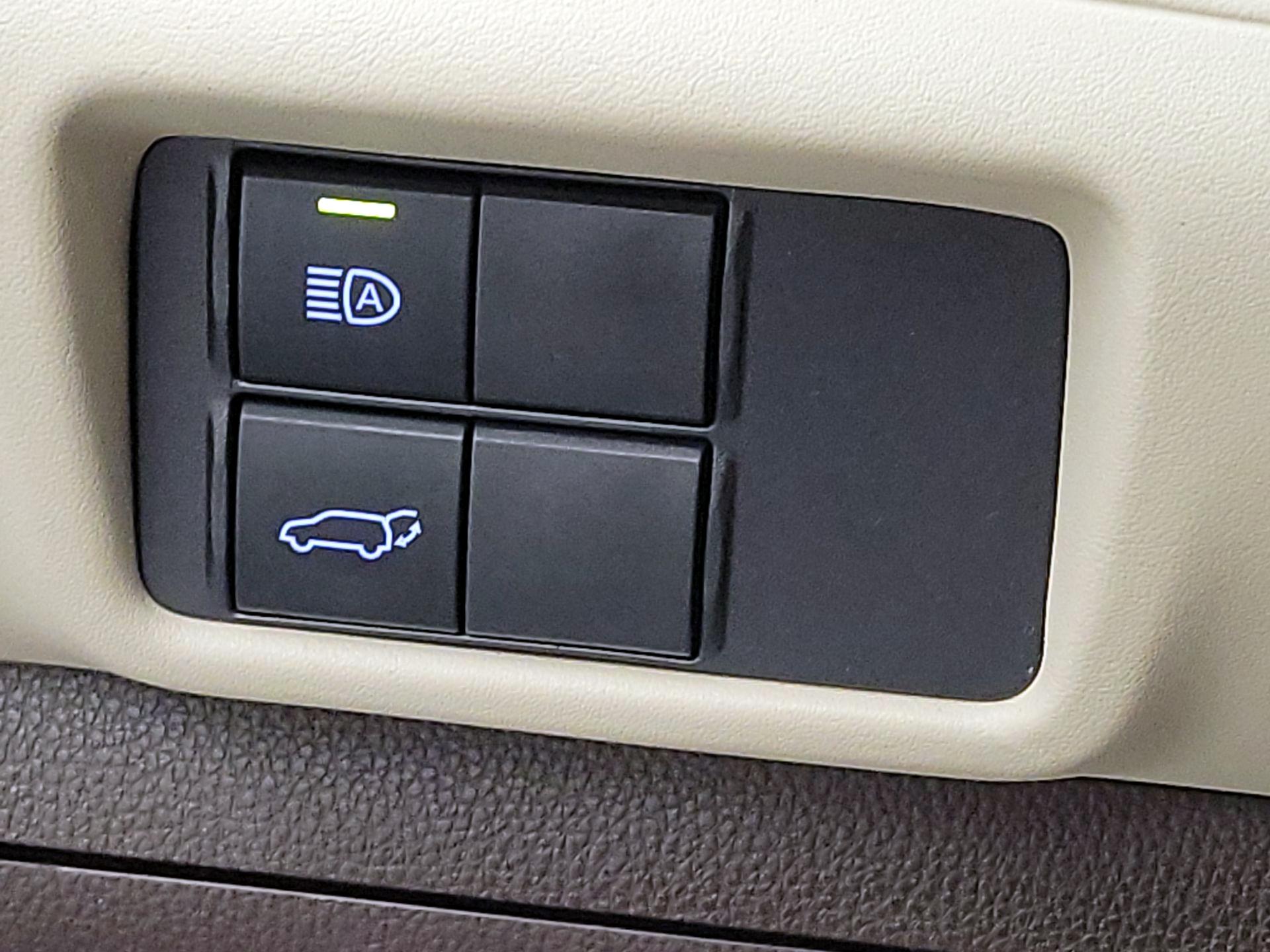 Thumbnail: 2021 Toyota Highlander - 13