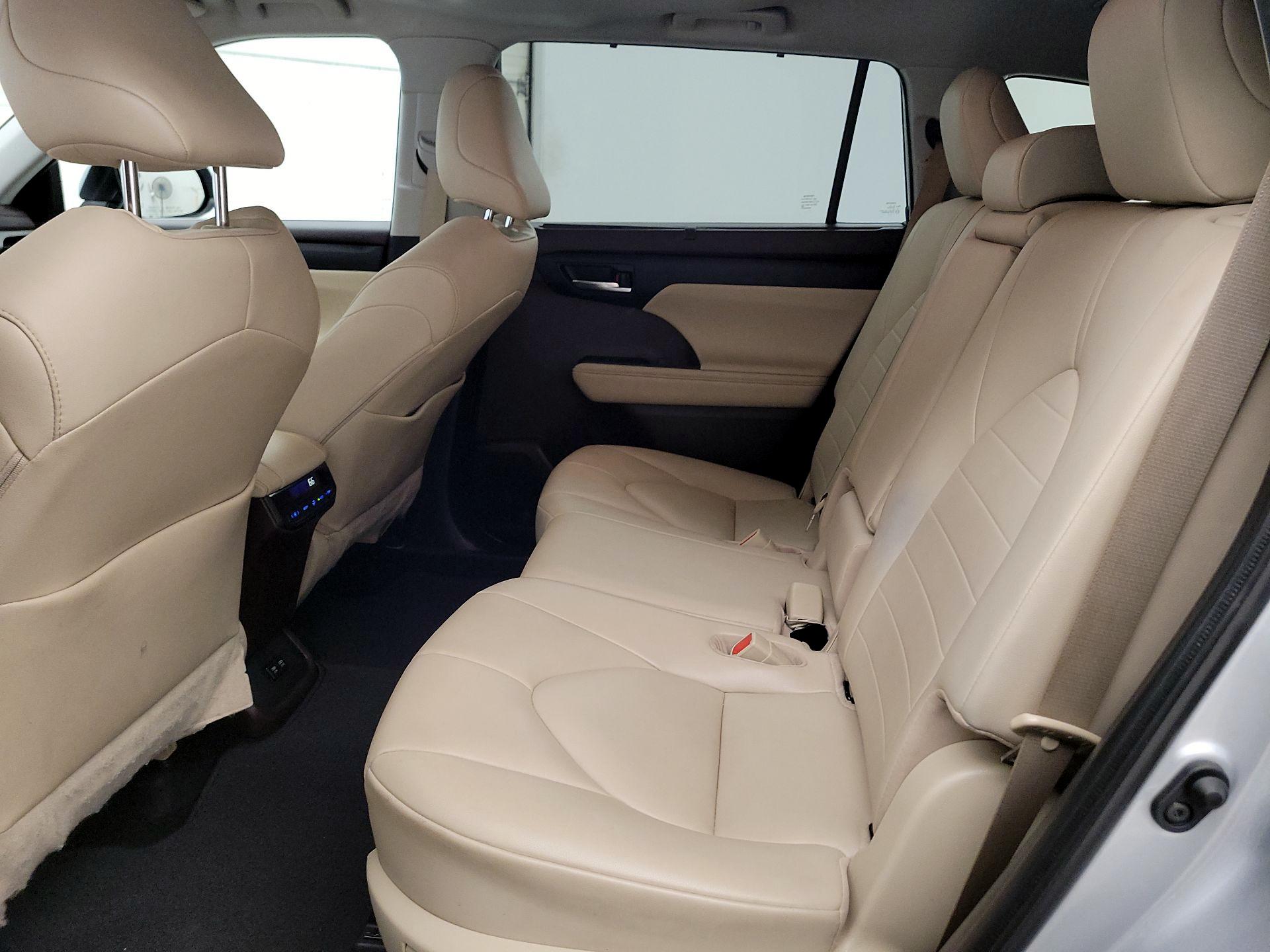 Thumbnail: 2021 Toyota Highlander - 19