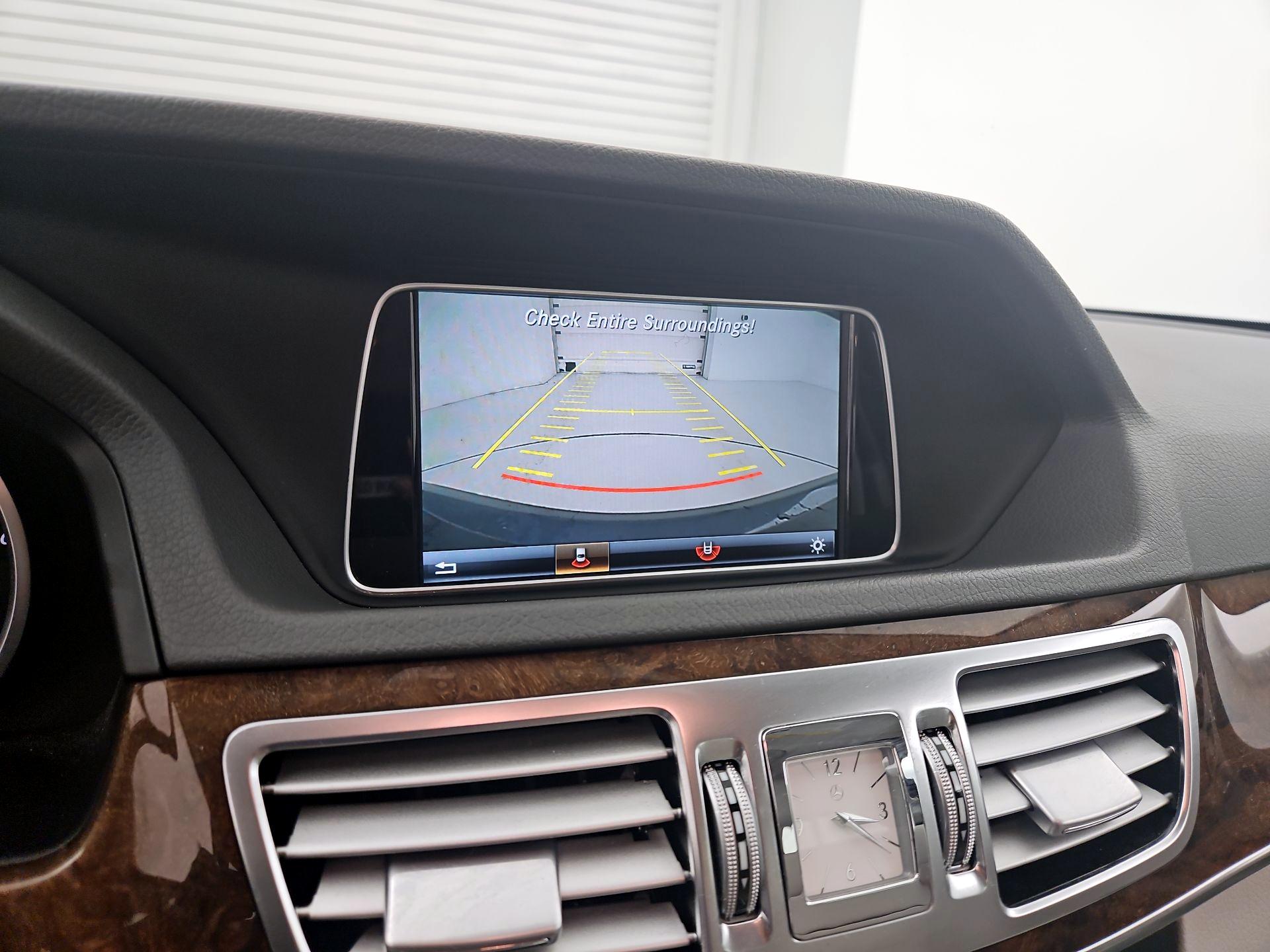 Thumbnail: 2016 Mercedes-Benz E-Class - 14