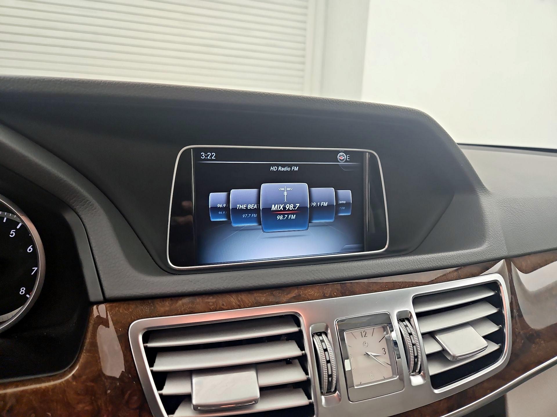 Thumbnail: 2016 Mercedes-Benz E-Class - 15