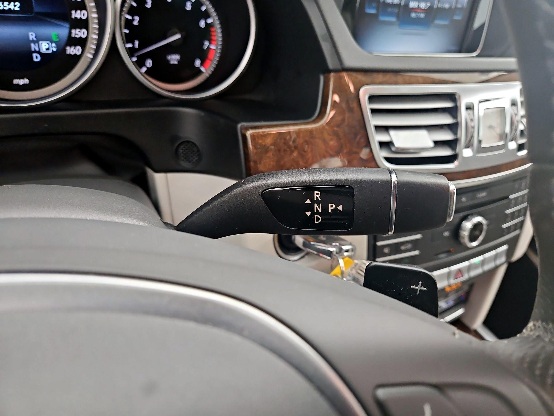 Thumbnail: 2016 Mercedes-Benz E-Class - 17