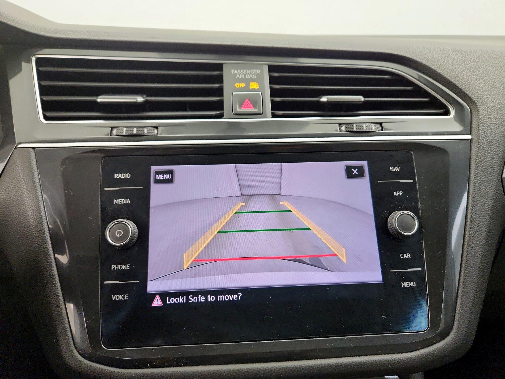 Thumbnail: 2018 Volkswagen Tiguan - 15